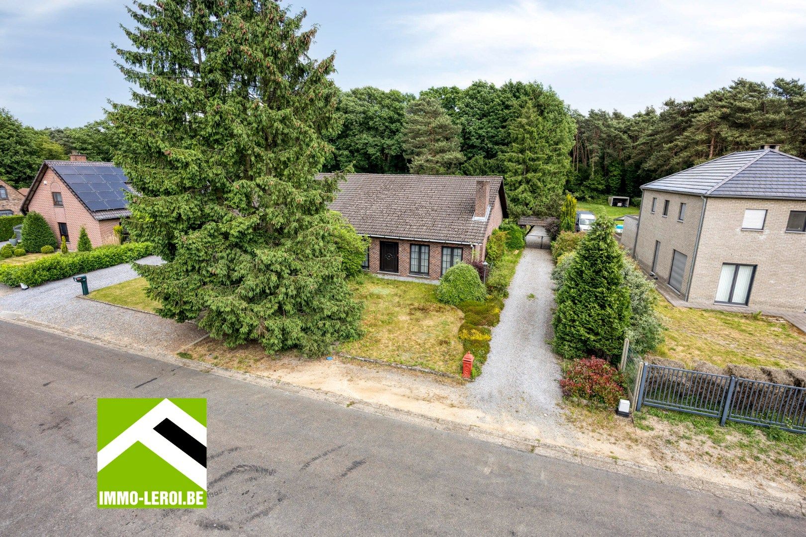 Ruime woning met 3 slaapkamers en grote tuin foto 4