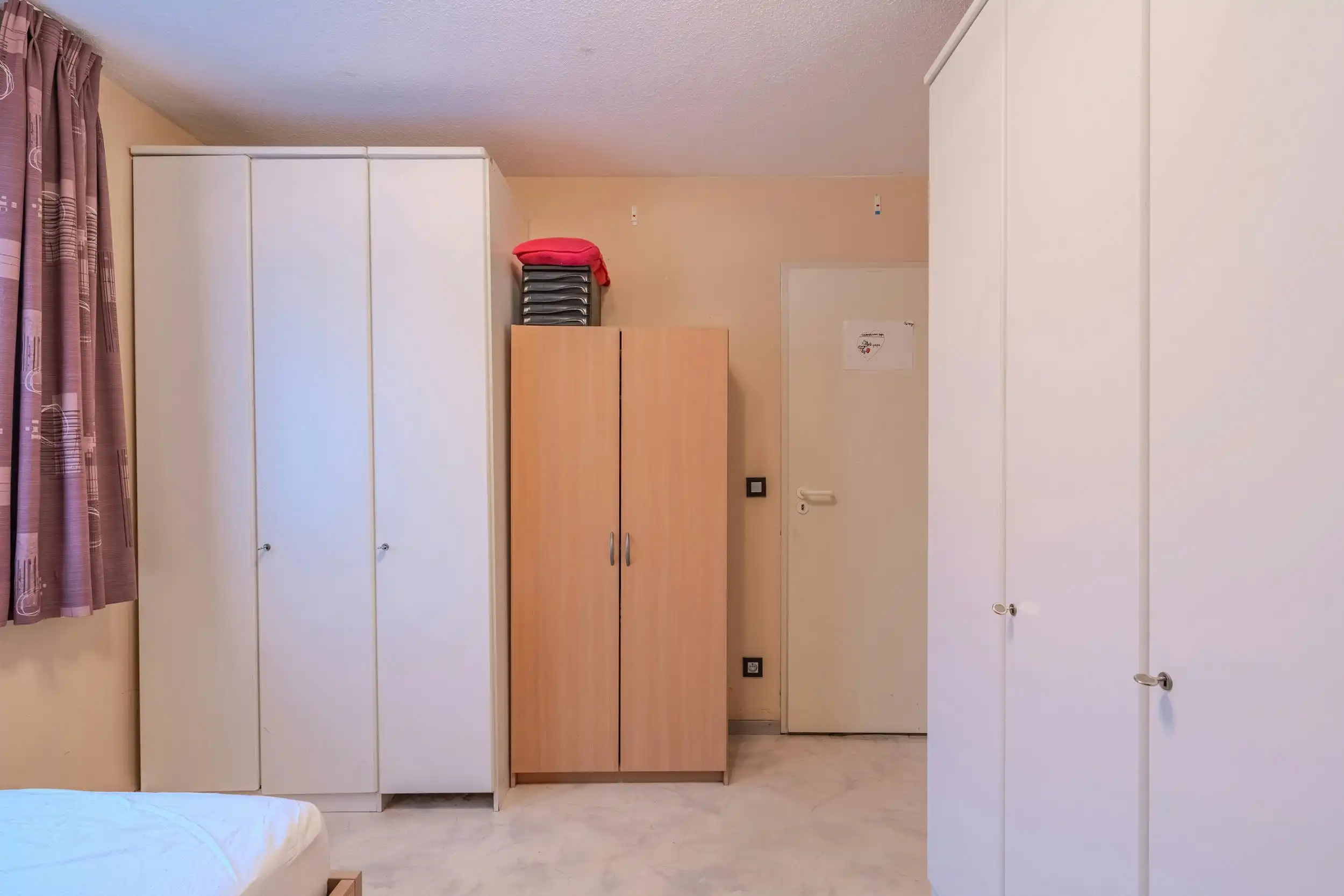 Instapklare rijwoning met zonnige tuin te Oostende foto 12