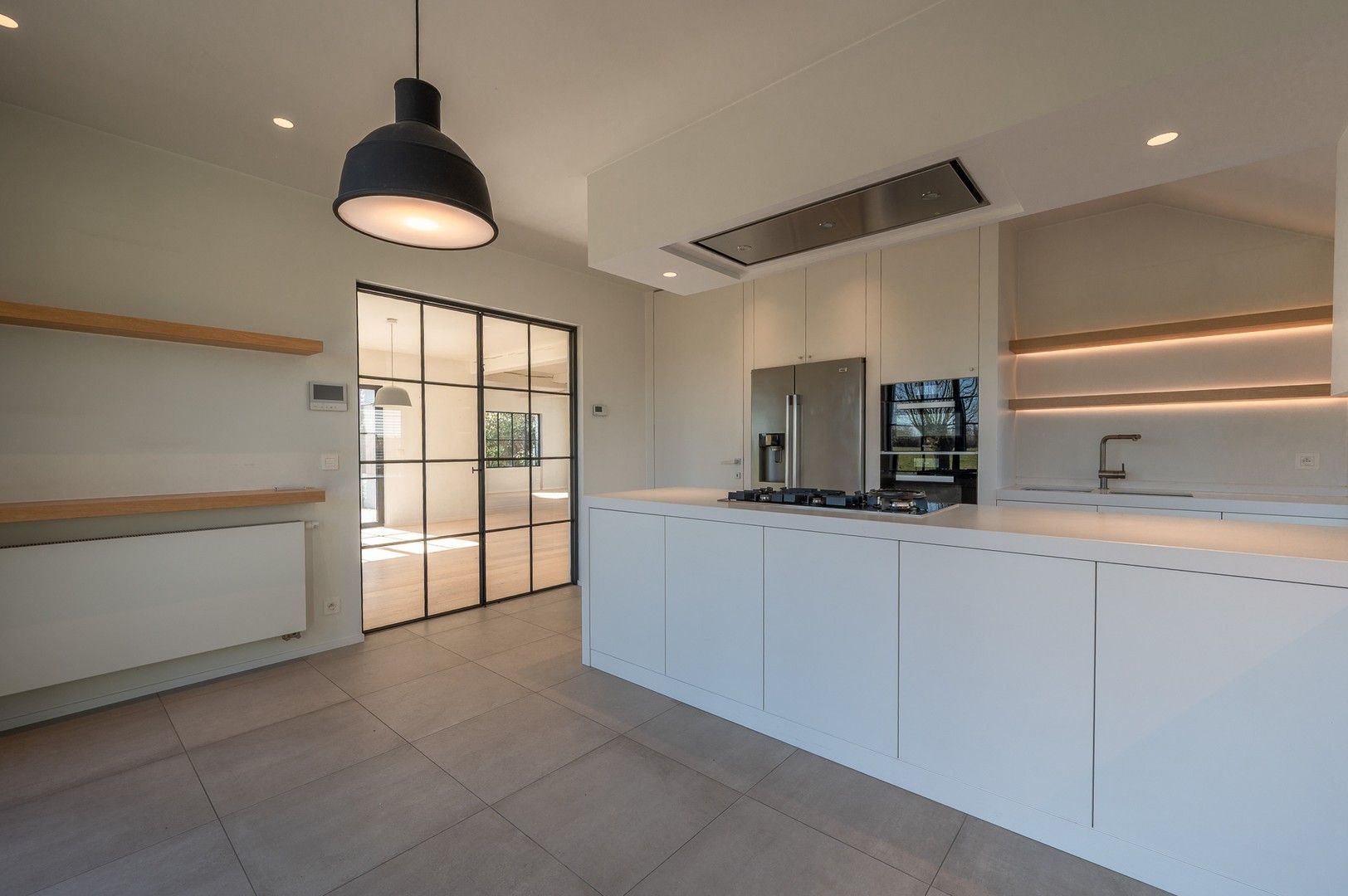 Alleenstaande villa genietend van prachtige open zichten op de polders. foto 9