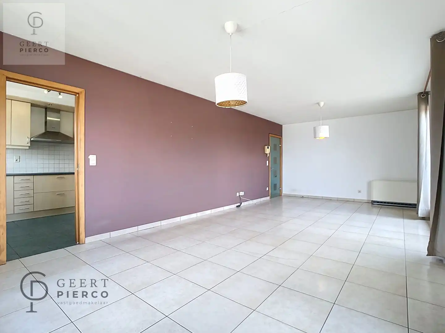 Ruim appartement met twee slaapkamers, kelder en ondergrondse staanplaats. foto 3