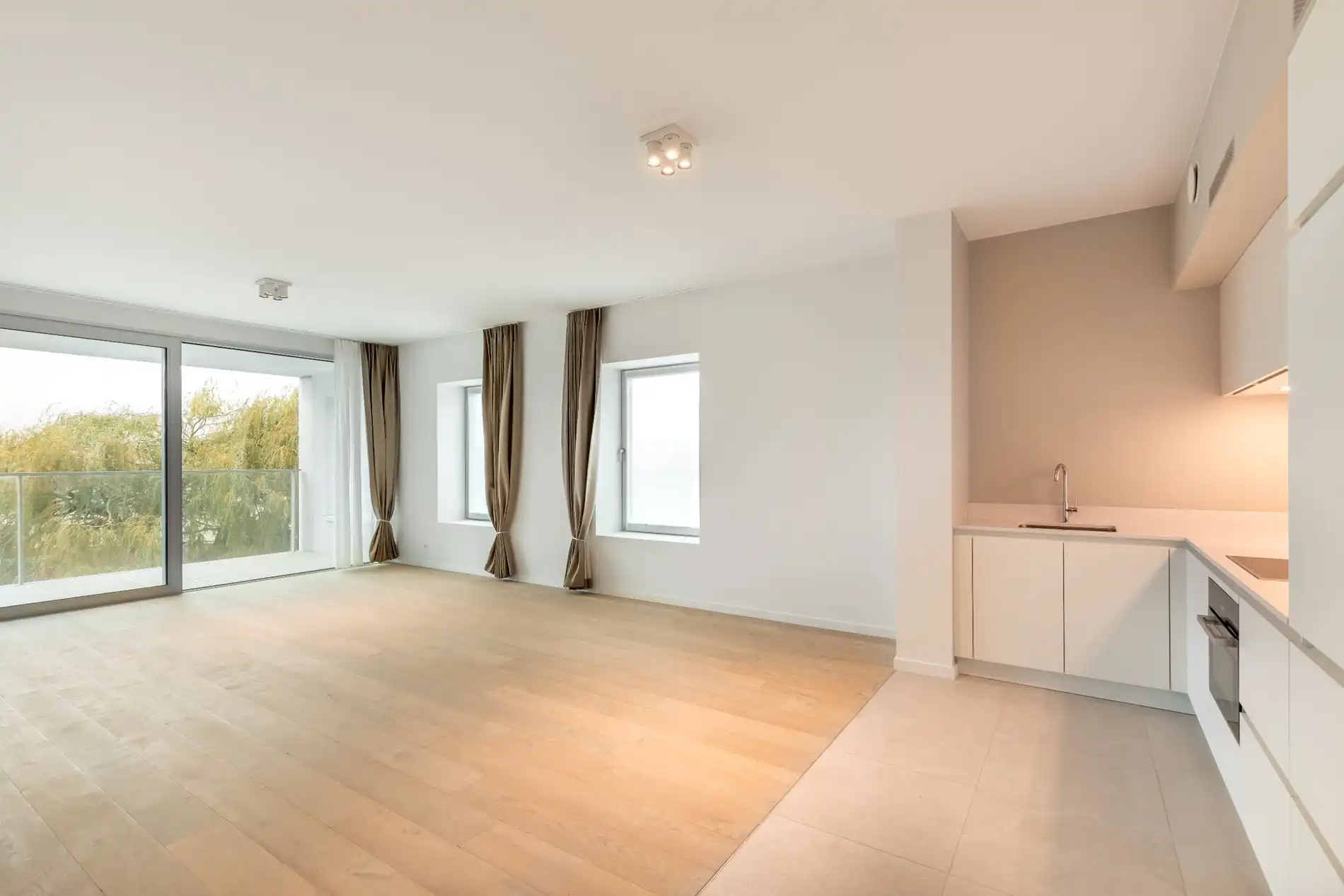 Prachtig nieuwbouwappartement met 2-slaapkamers. foto 2
