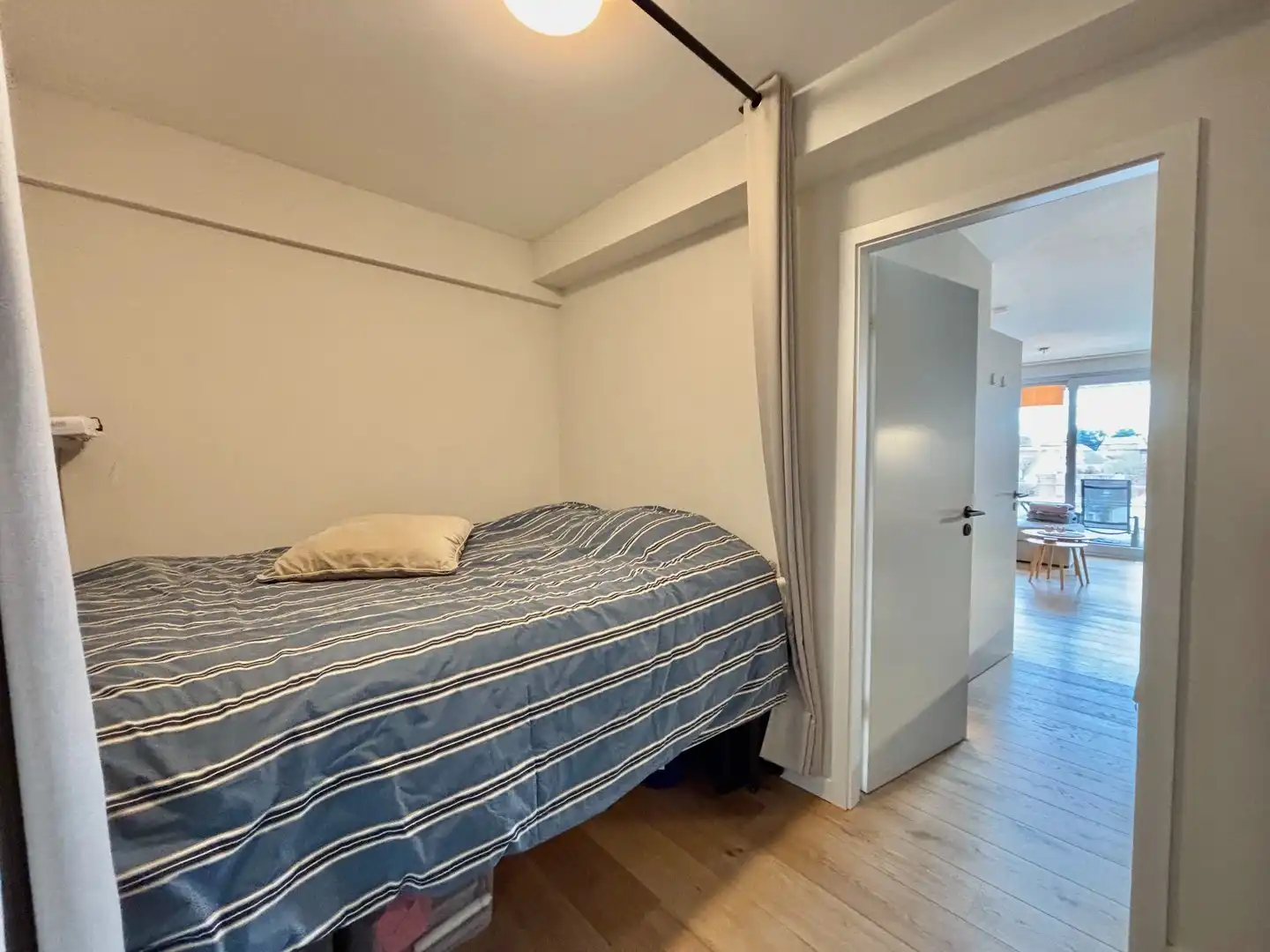 Lichtrijke studio met slaaphoek te koop in Nieuwpoort-bad foto 7