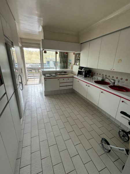 Appartement met 3 slaapkamers en 3 terrassen tegenover Shopping1 foto 10