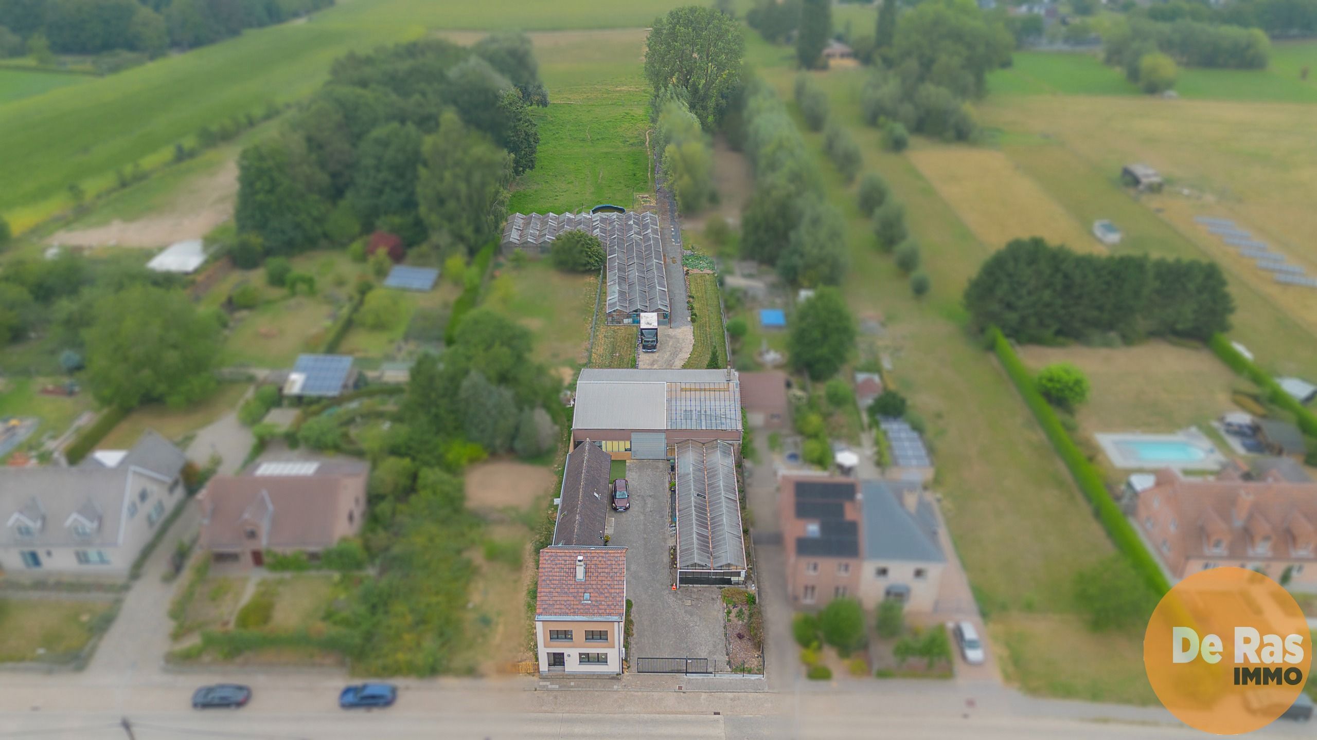 ERPE-MERE - Goed onderhouden woning met magazijn en serres foto 28