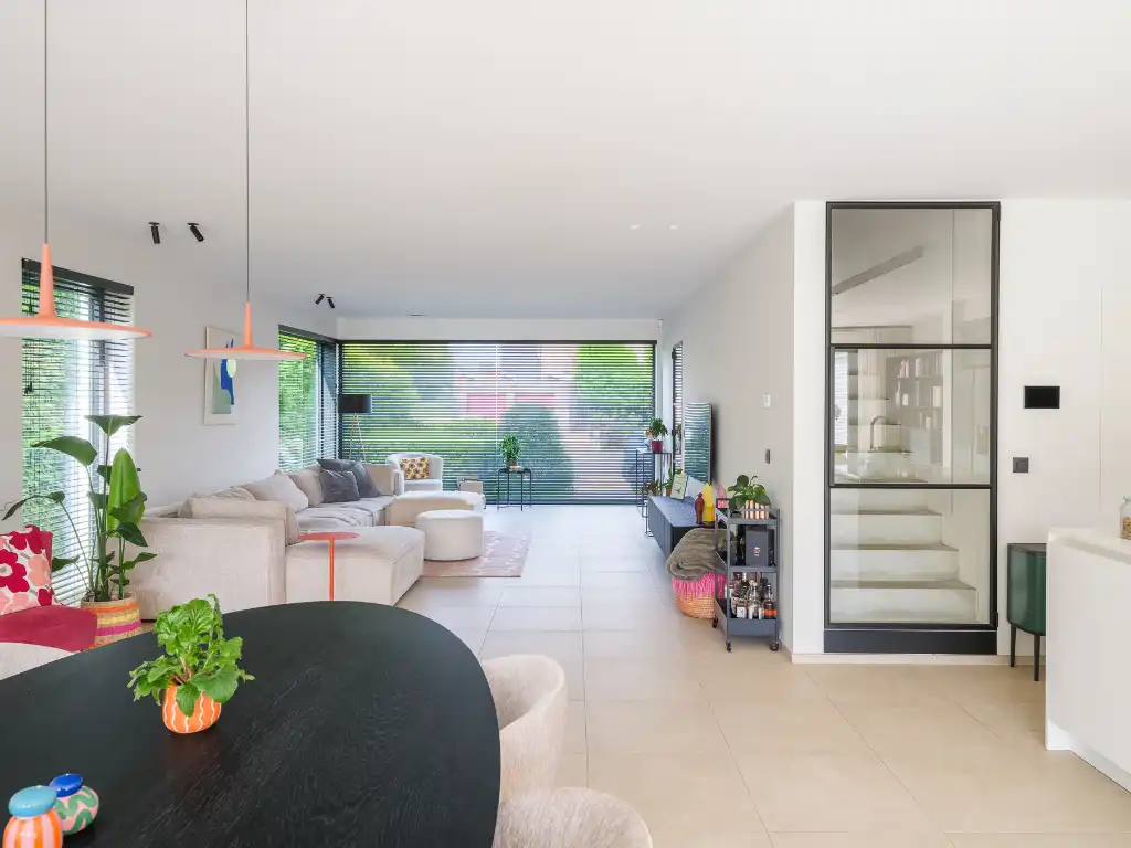 Hoogwaardig afgewerkte gezinswoning (EPC A+) met een perfect georiënteerde tuin foto 3