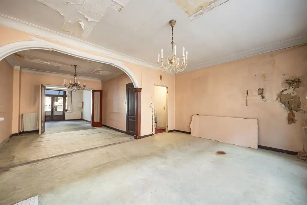 Magazijn pal in de stad met grote woonst foto 18