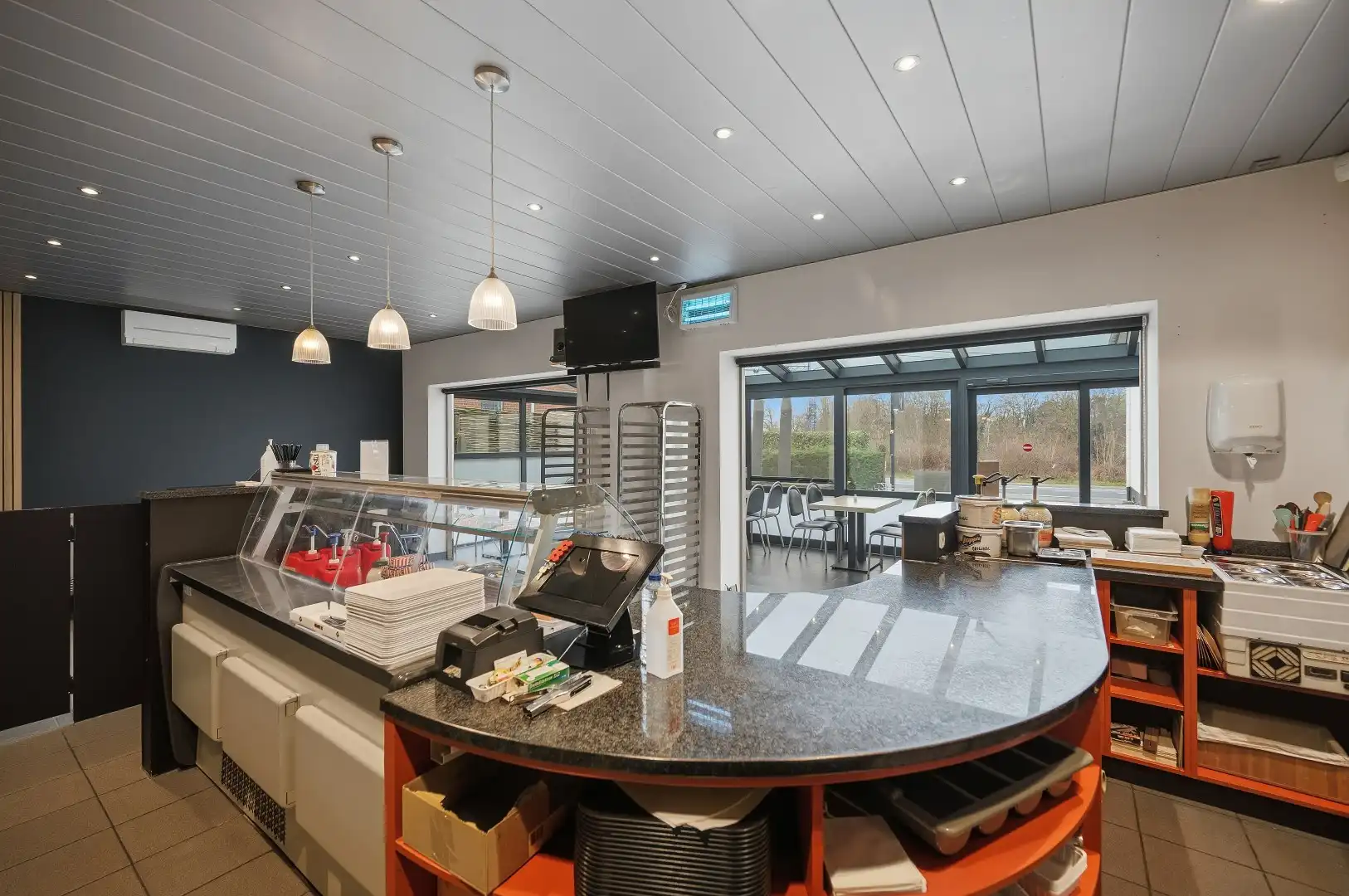 Instapklare woning met handelspand op een goede locatie foto 20