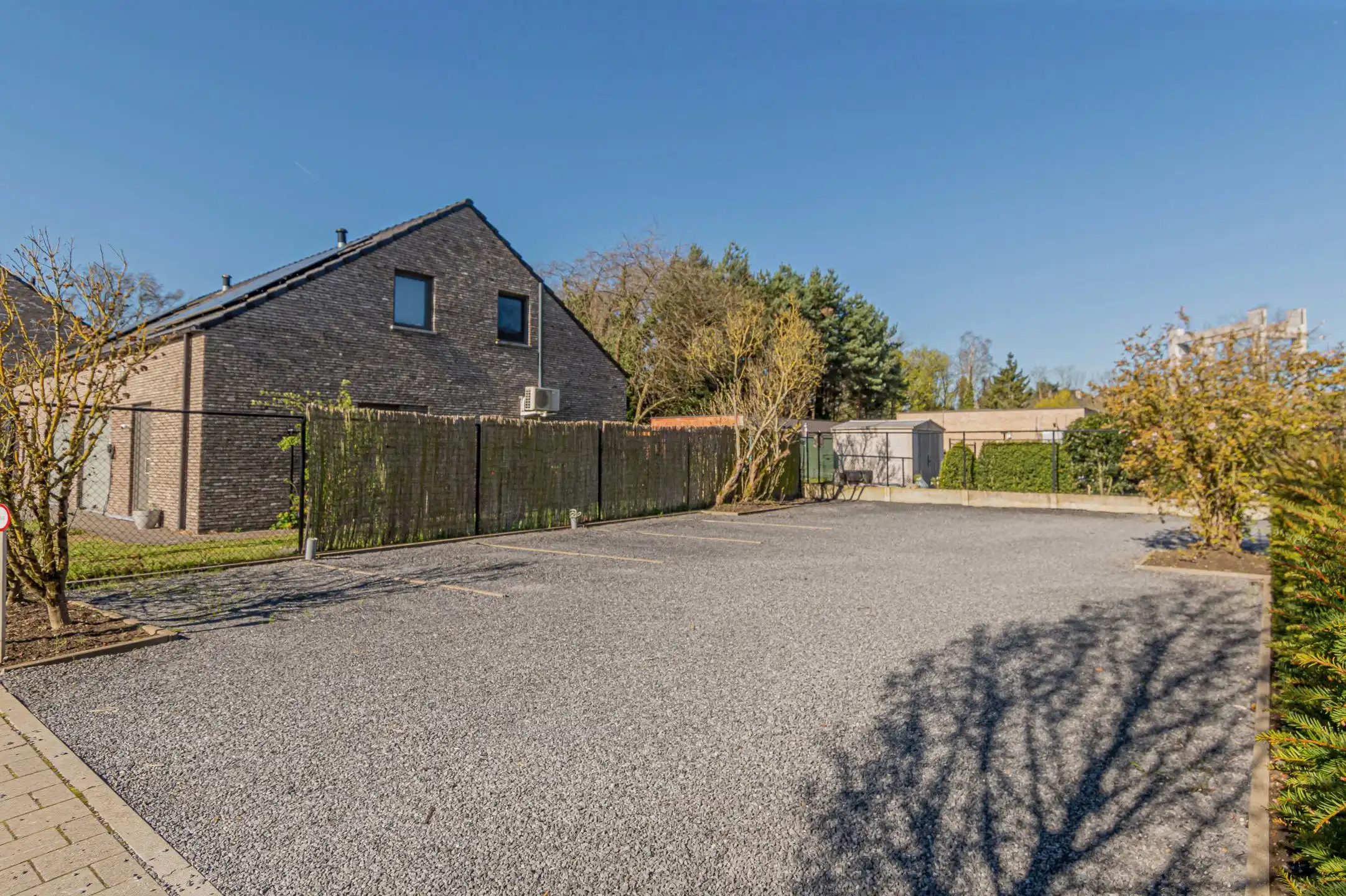 Modern en ruim 1 slpk app met zonnig terras en staanplaats! foto 15