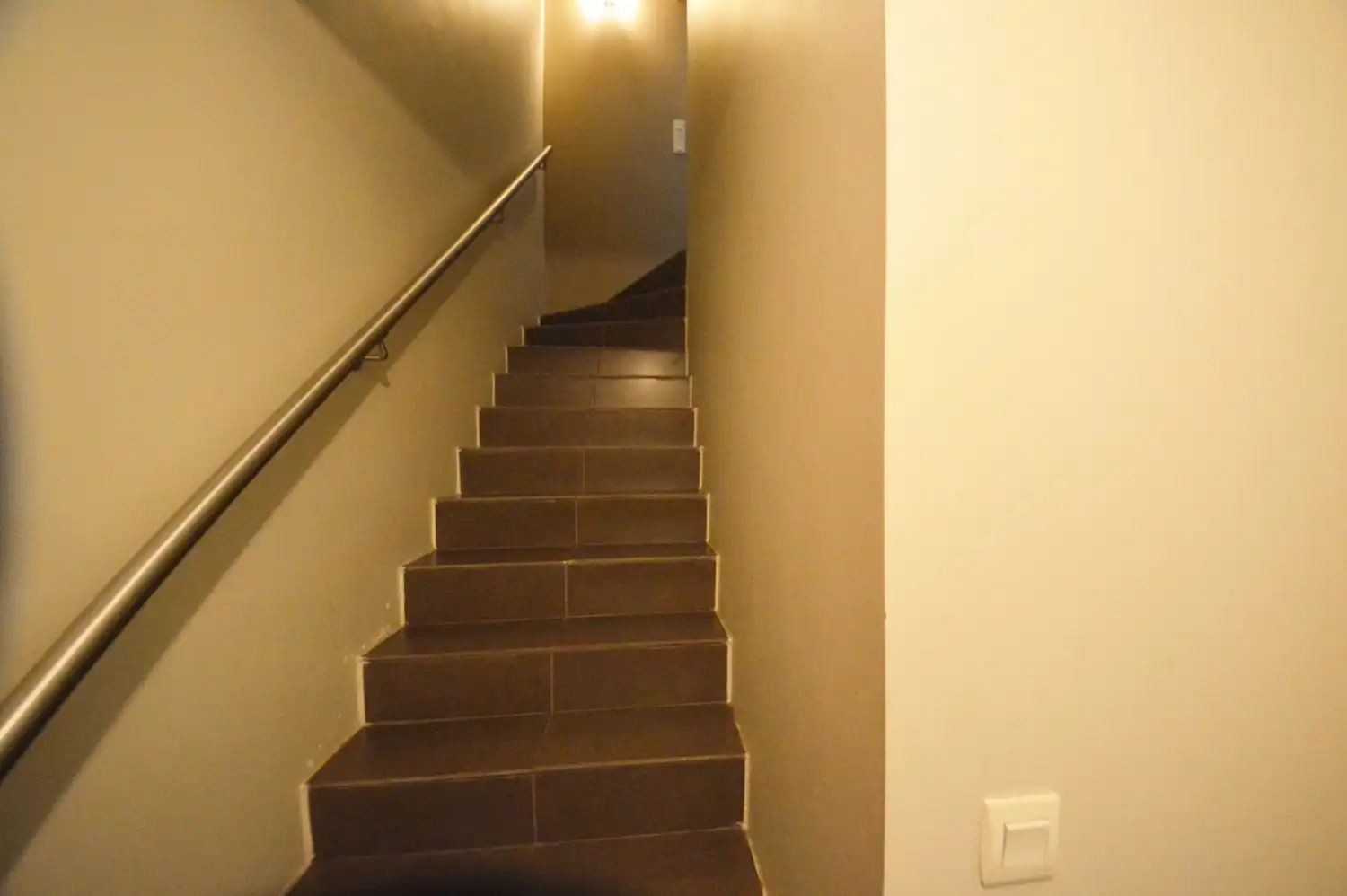 INSTAPKLARE WONING MET GARAGE EN 2 SLAAPKAMERS foto 4