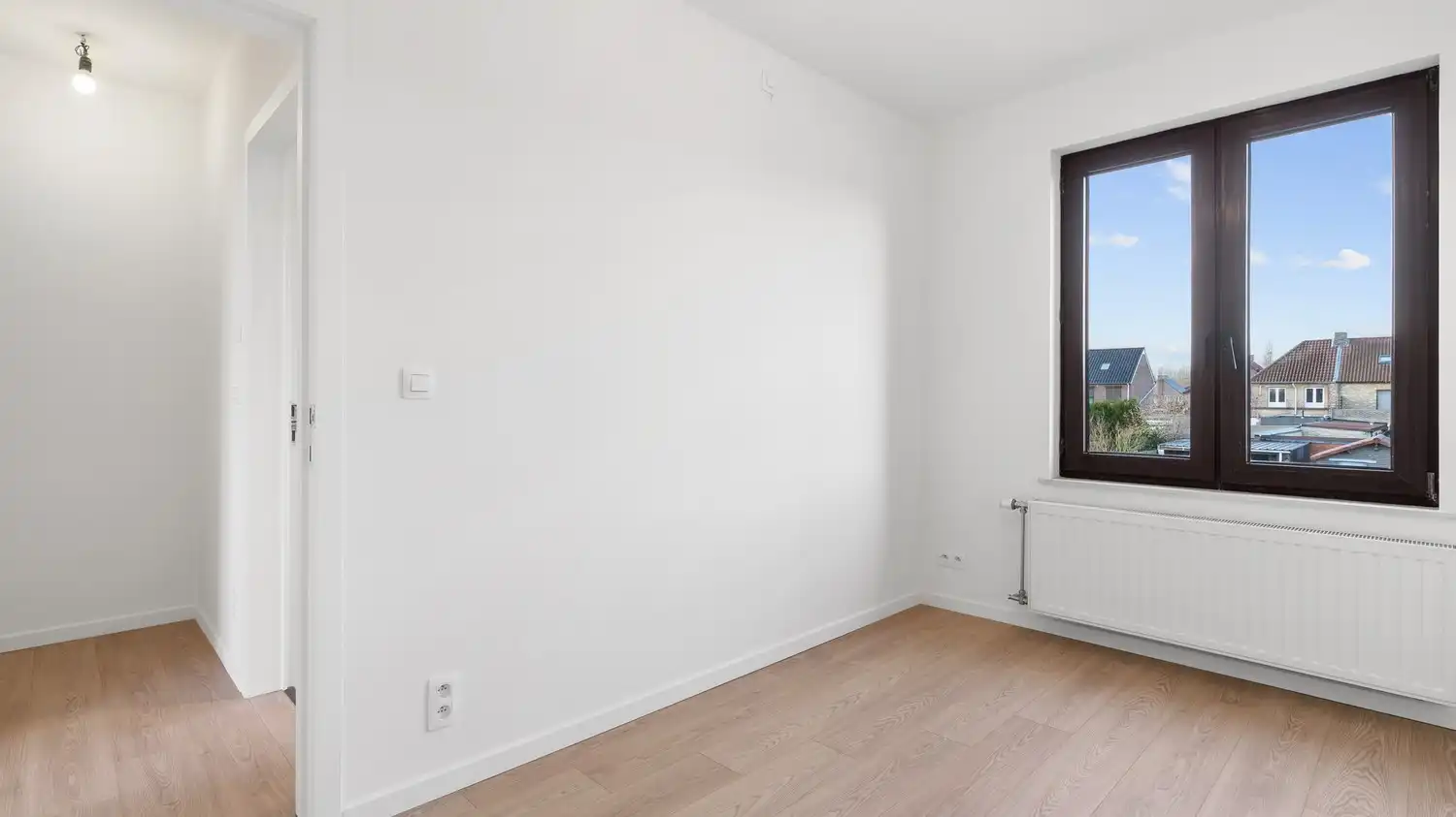 Volledig gerenoveerde woning met 3 slaapkamers en tuin. foto 10