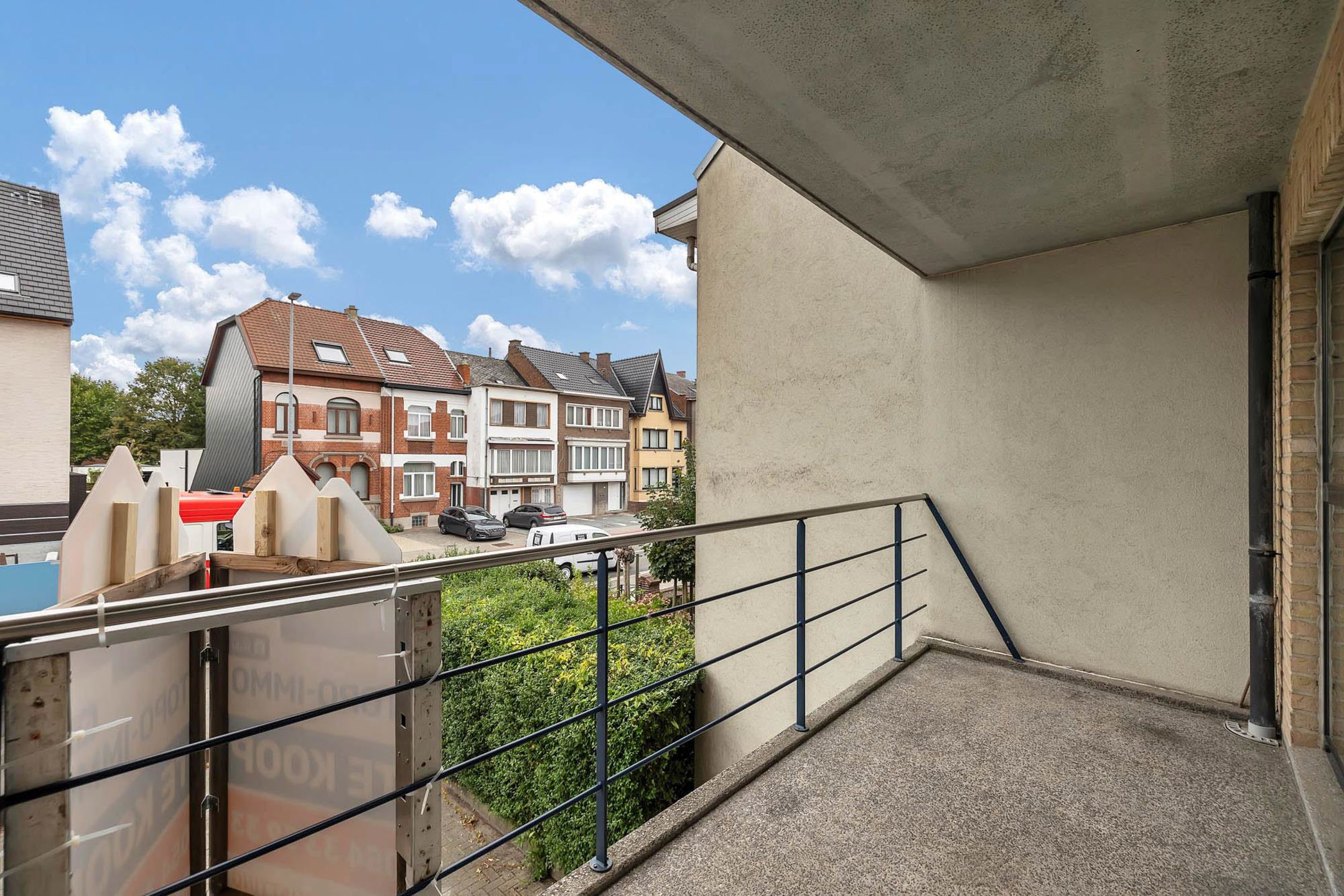 Ruim appartement met 3 staanplaatsen foto 18