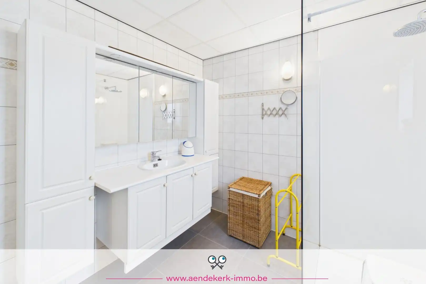 Charmante woning met vier slaapkamers foto 13