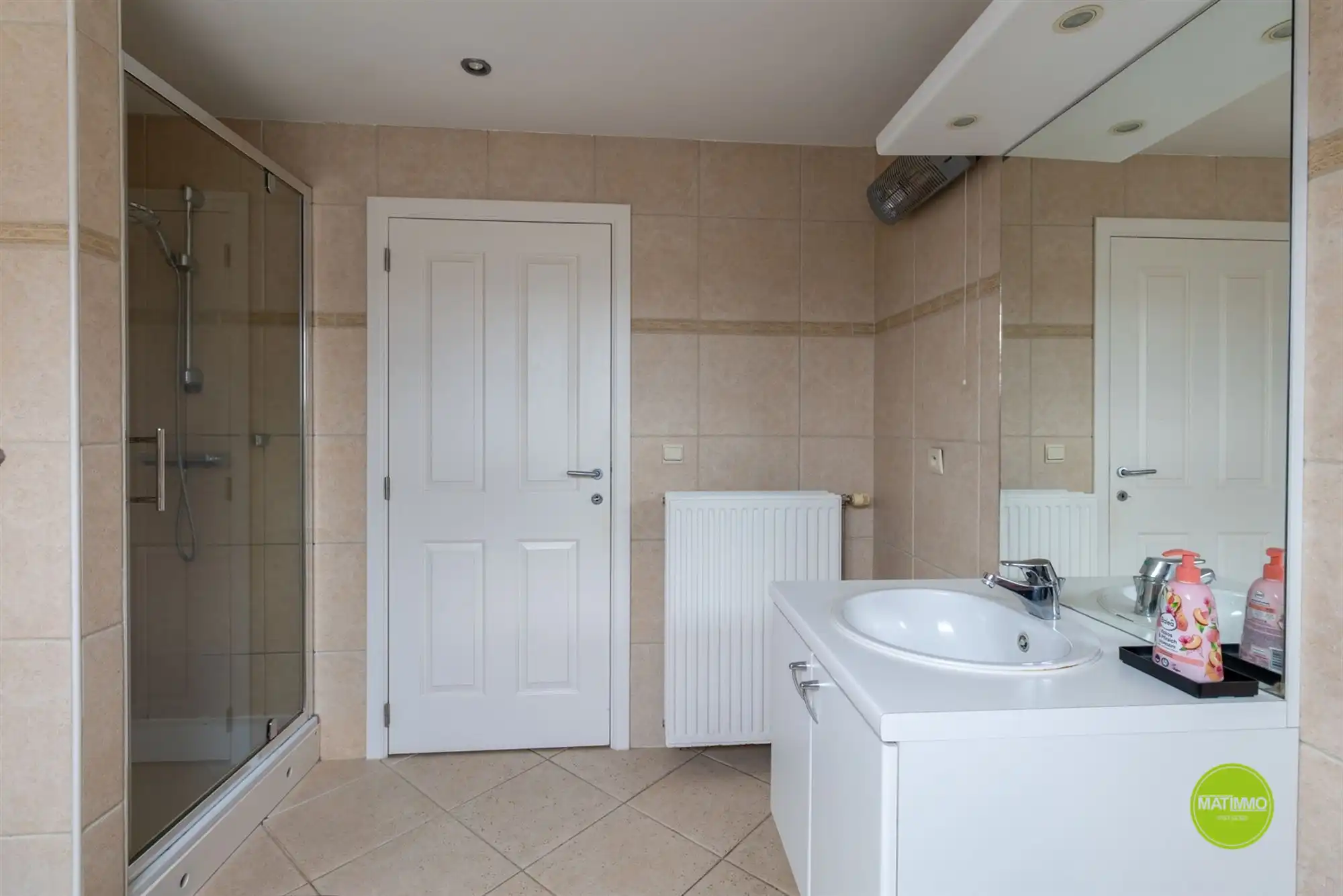 Instapklare vrijstaande woning met praktijkruimte foto 22