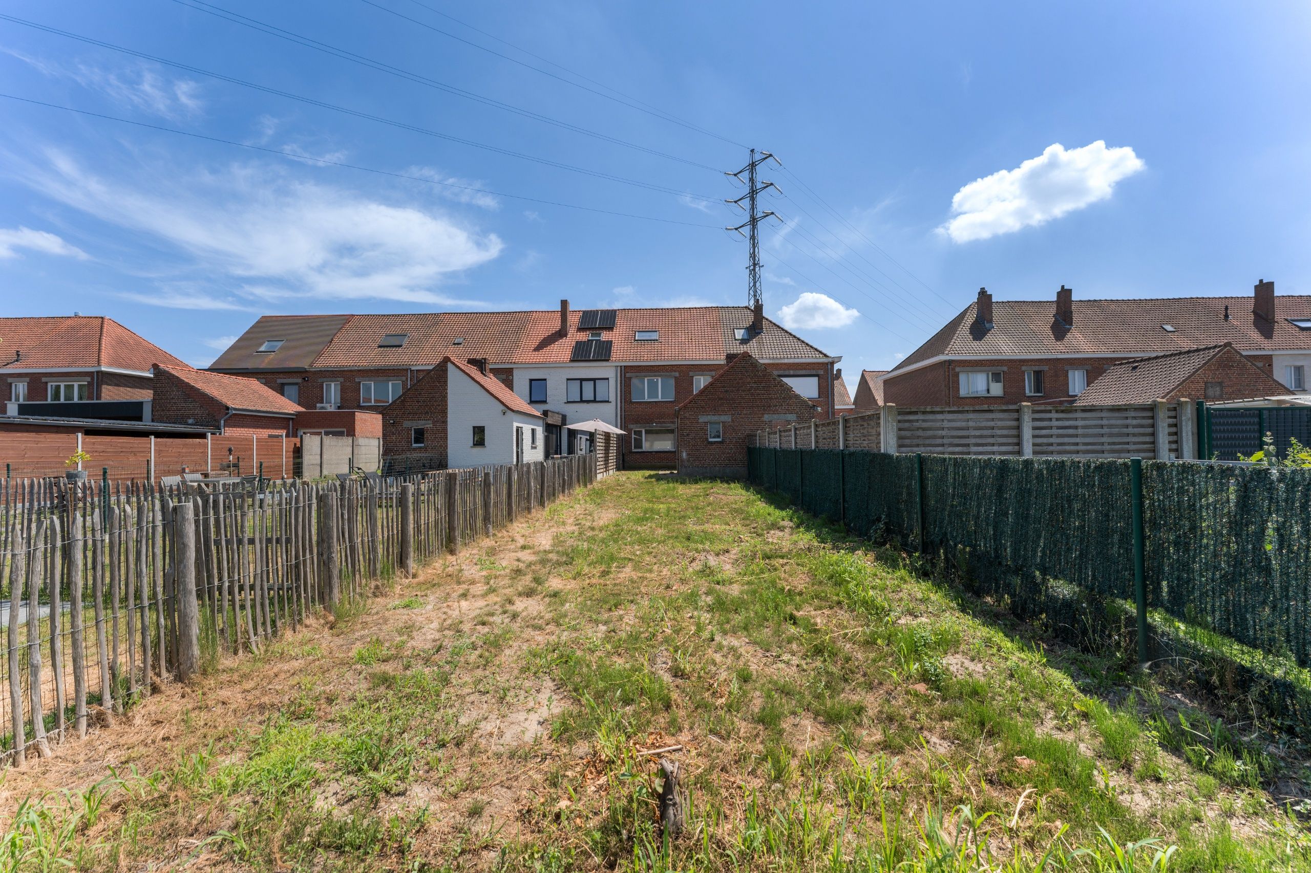 Centraal gelegen verder af te werken rijwoning op 250m2 foto 18
