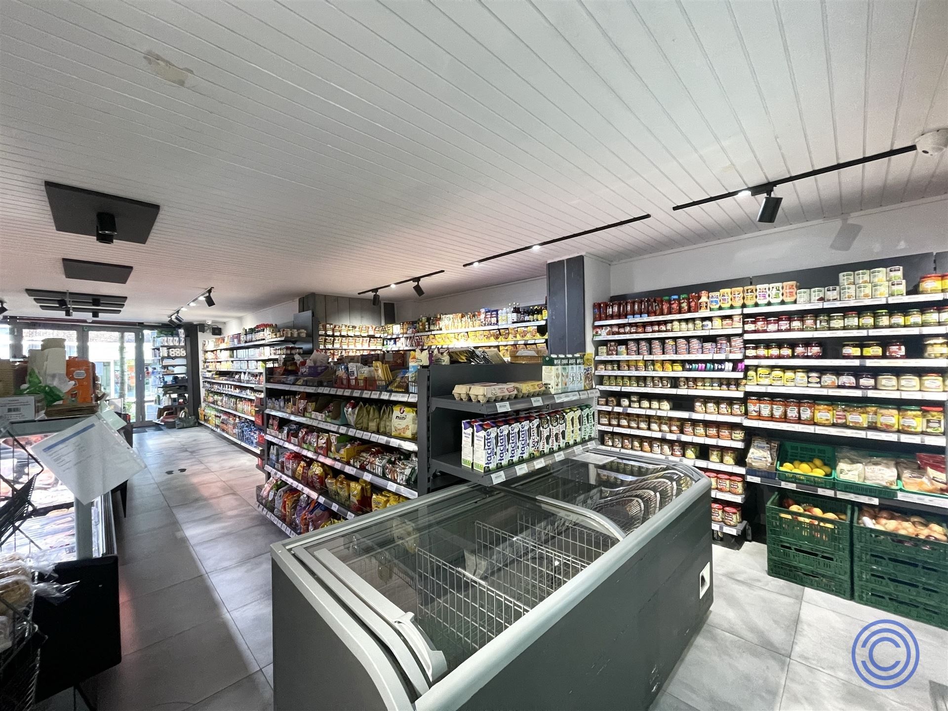 Centraal gelegen commerciële ruimte!  foto 4