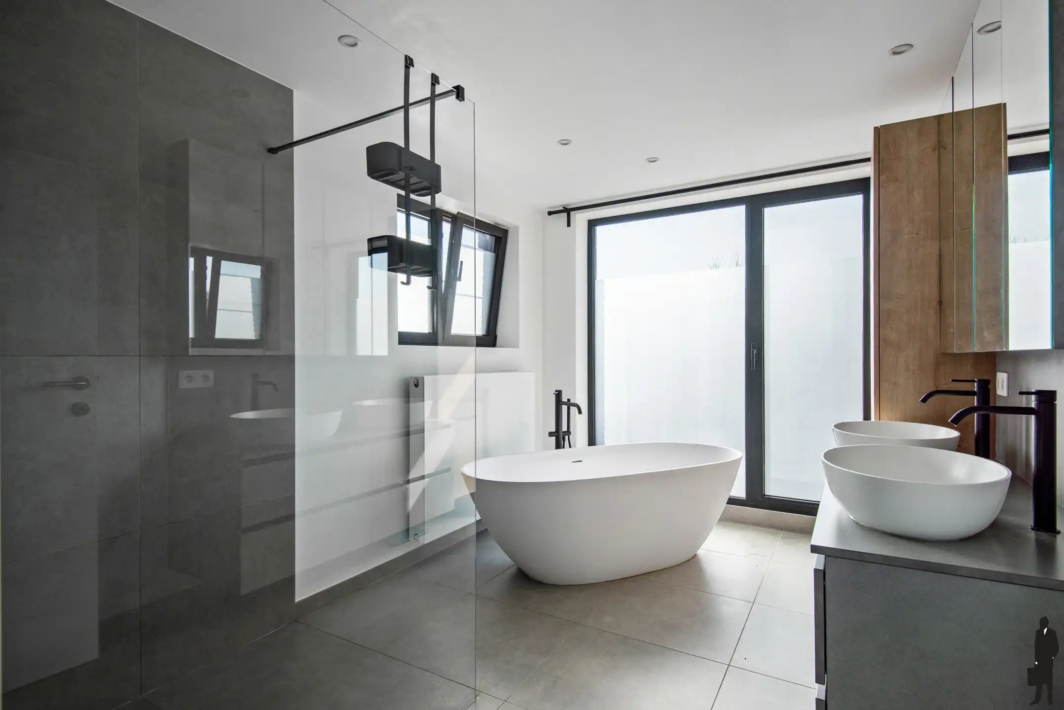 Gerenoveerde woning met 4 ruime slaapkamers en zuidwest tuin foto 14