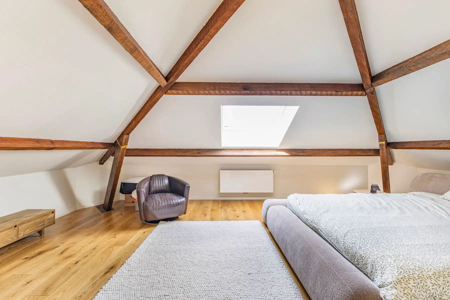 Uitzonderlijke eigendom met 4 slaapkamers en 3 badkamers foto 24