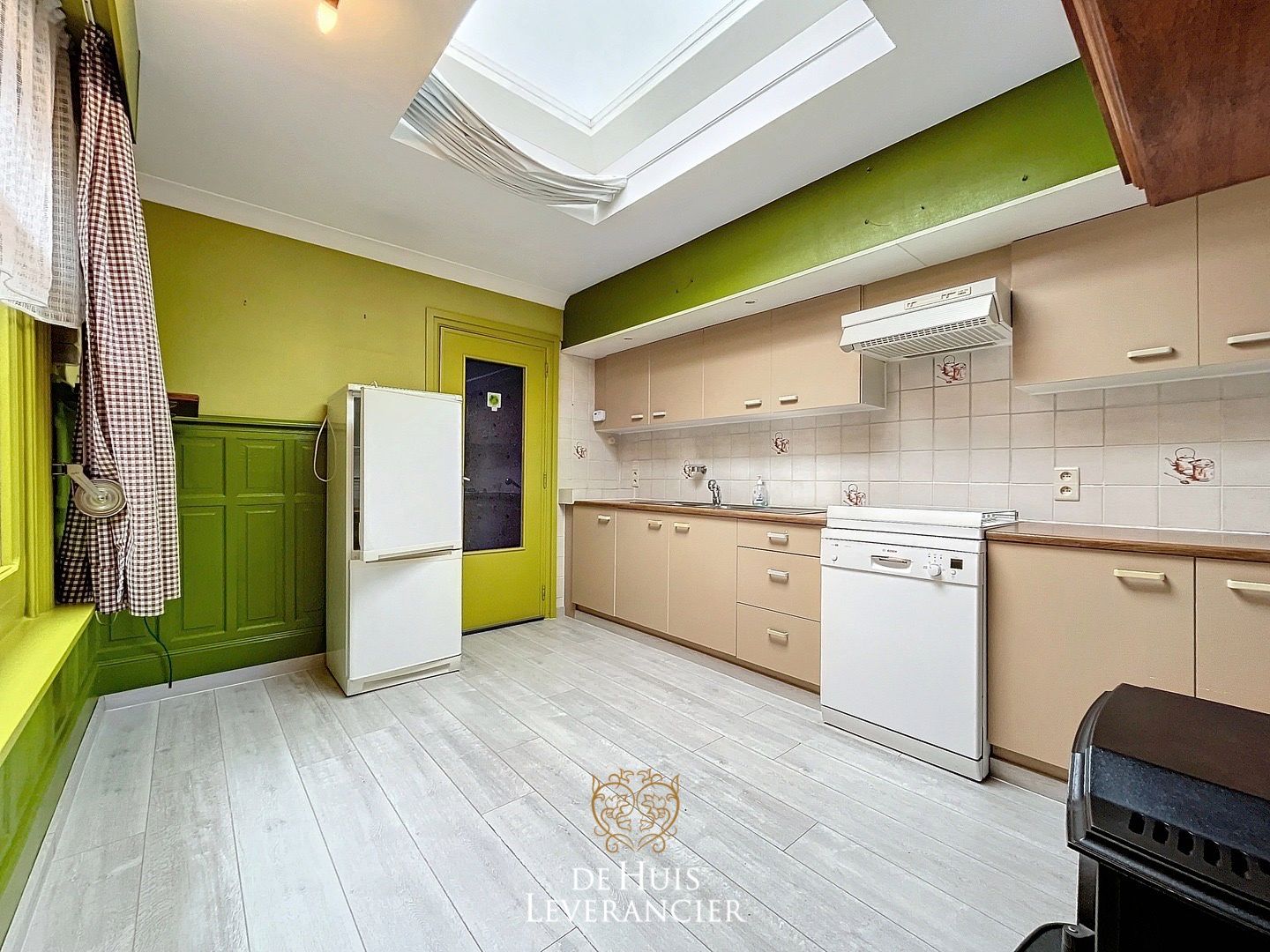 Leuke, te moderniseren woning met 3 slpks en grote tuin ! foto 9