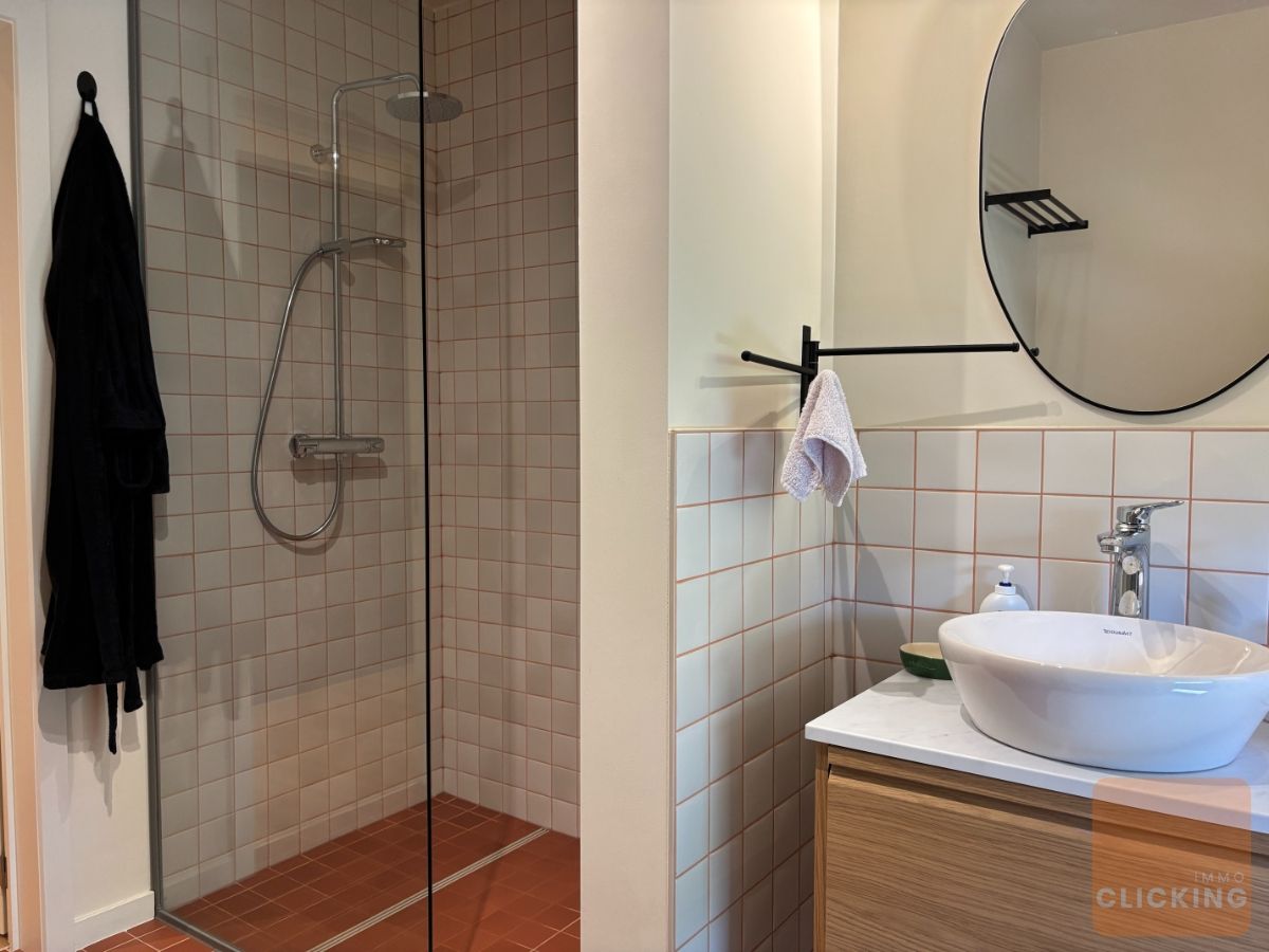 Slim wonen in stijl: volledig gerenoveerde woning in het groene Borchtlombeek foto 17