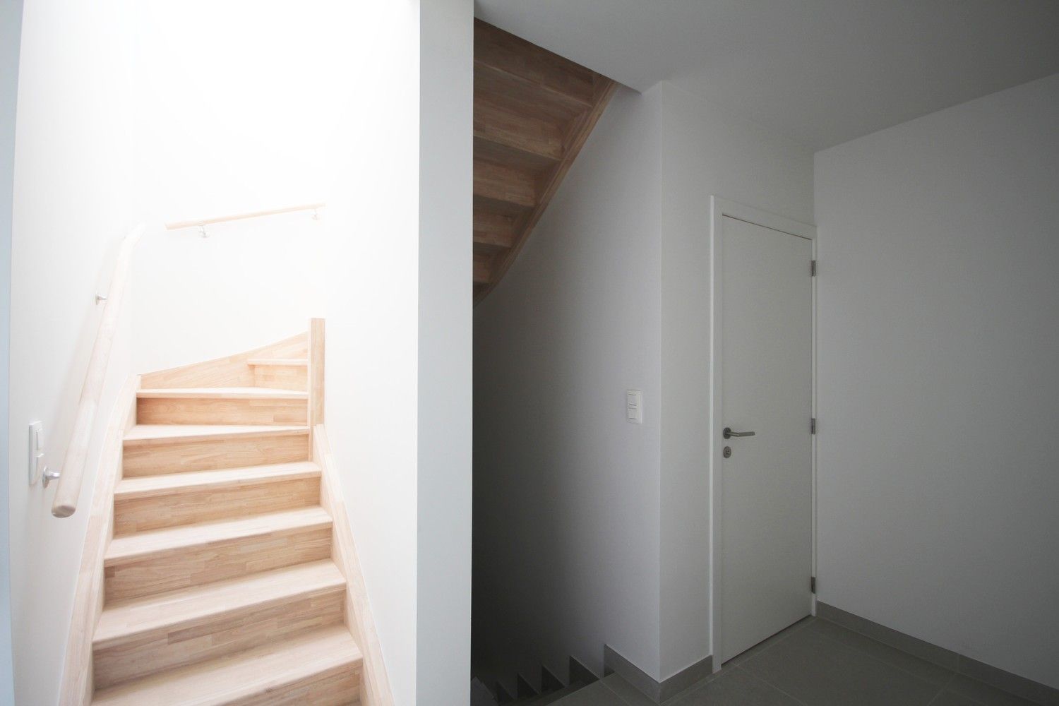 Instapklare nieuwbouw duplex te huur in Sint-Truiden! foto 3
