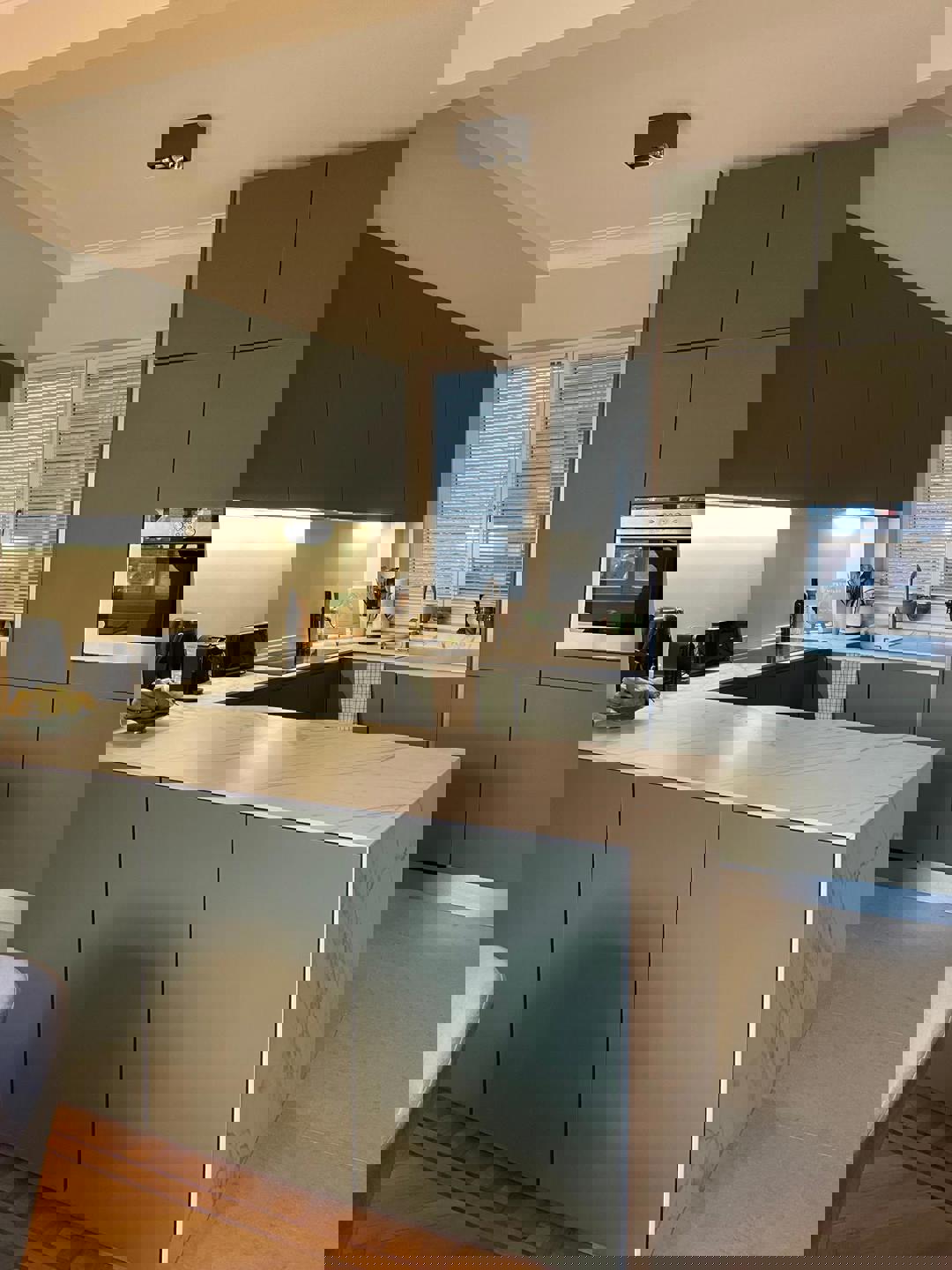 Lichtrijk en ruim appartement op toplocatie. foto 4