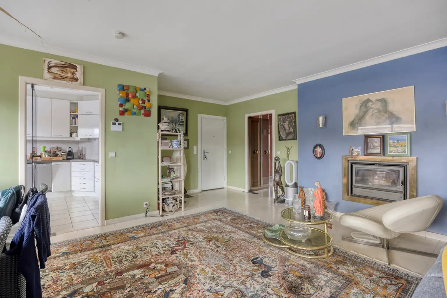 Ruim 3-slaapkamerappartement met garage  foto 8