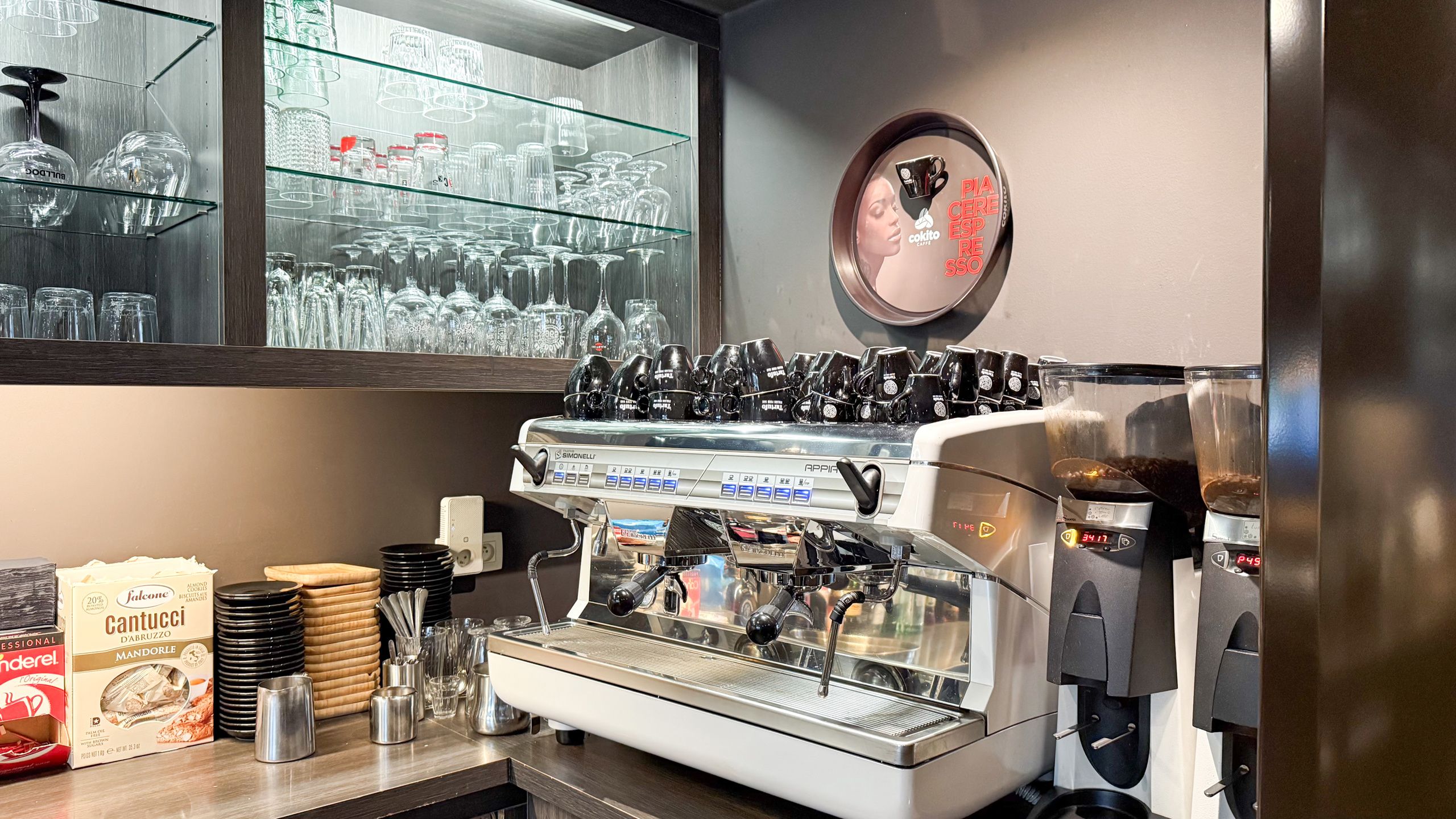 Horecapand met volledige inrichting op goed gelegen locatie! foto 13