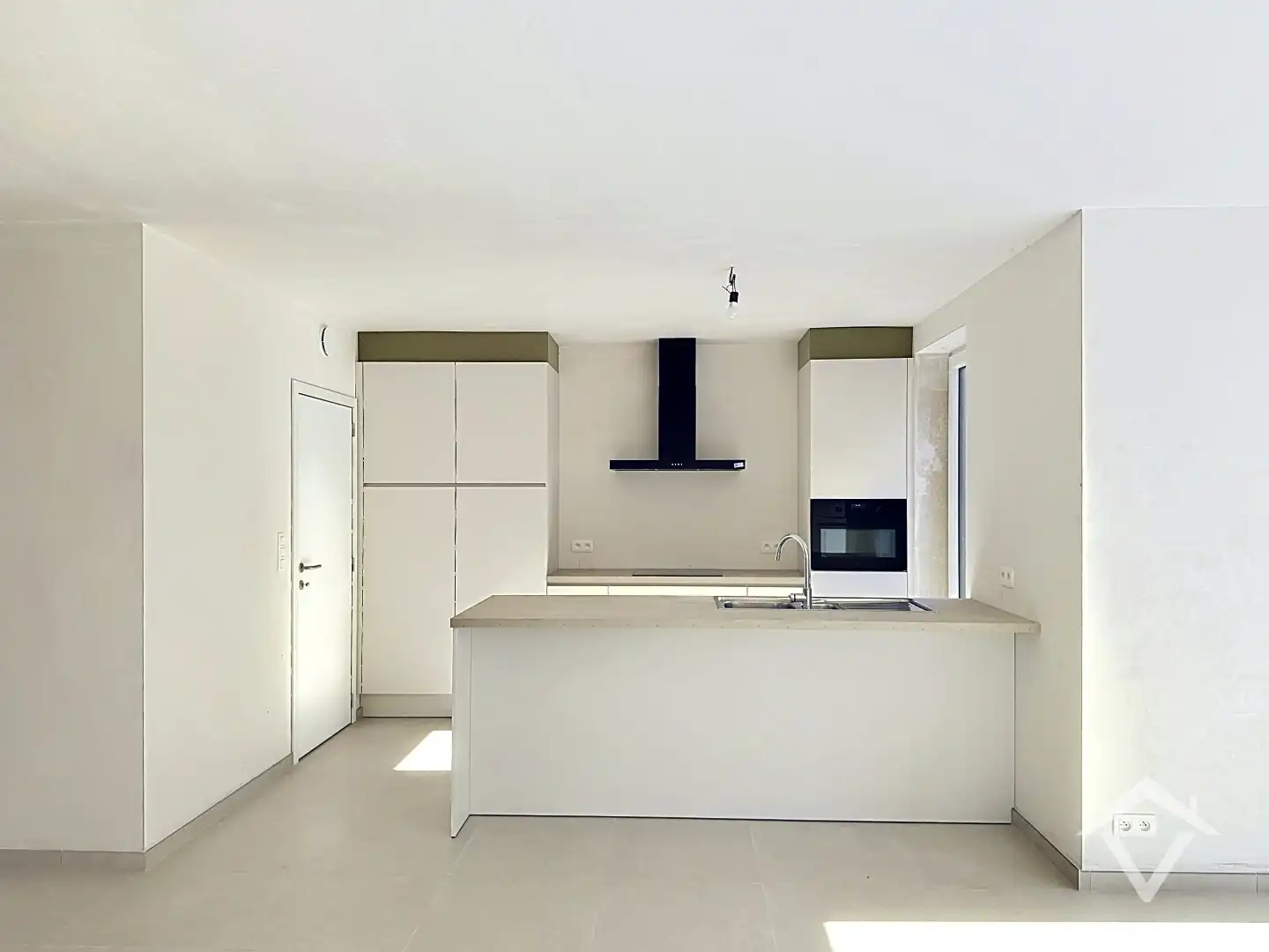 Alleenstaande nieuwbouwwoning met 3 slaapkamers en carport te Koekelare  foto 4