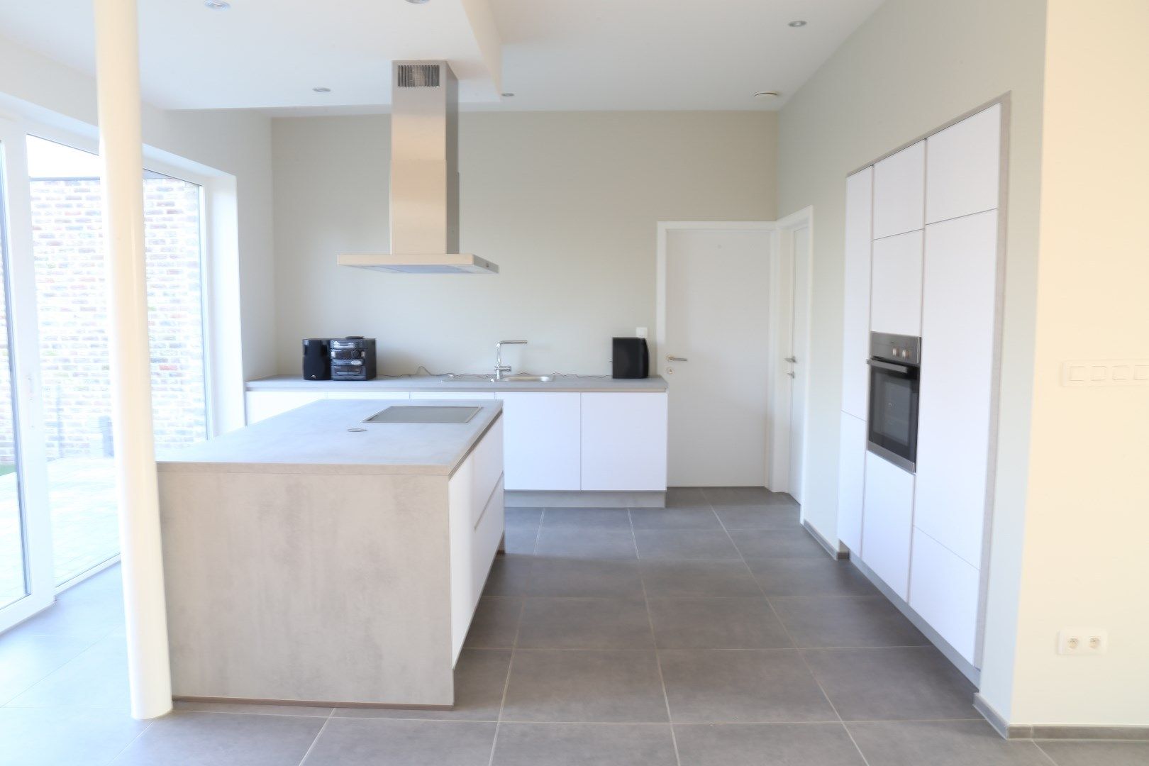 Volledig gerenoveerde woning met 3 slaapkamers, garage en tuin in Tongeren foto 4