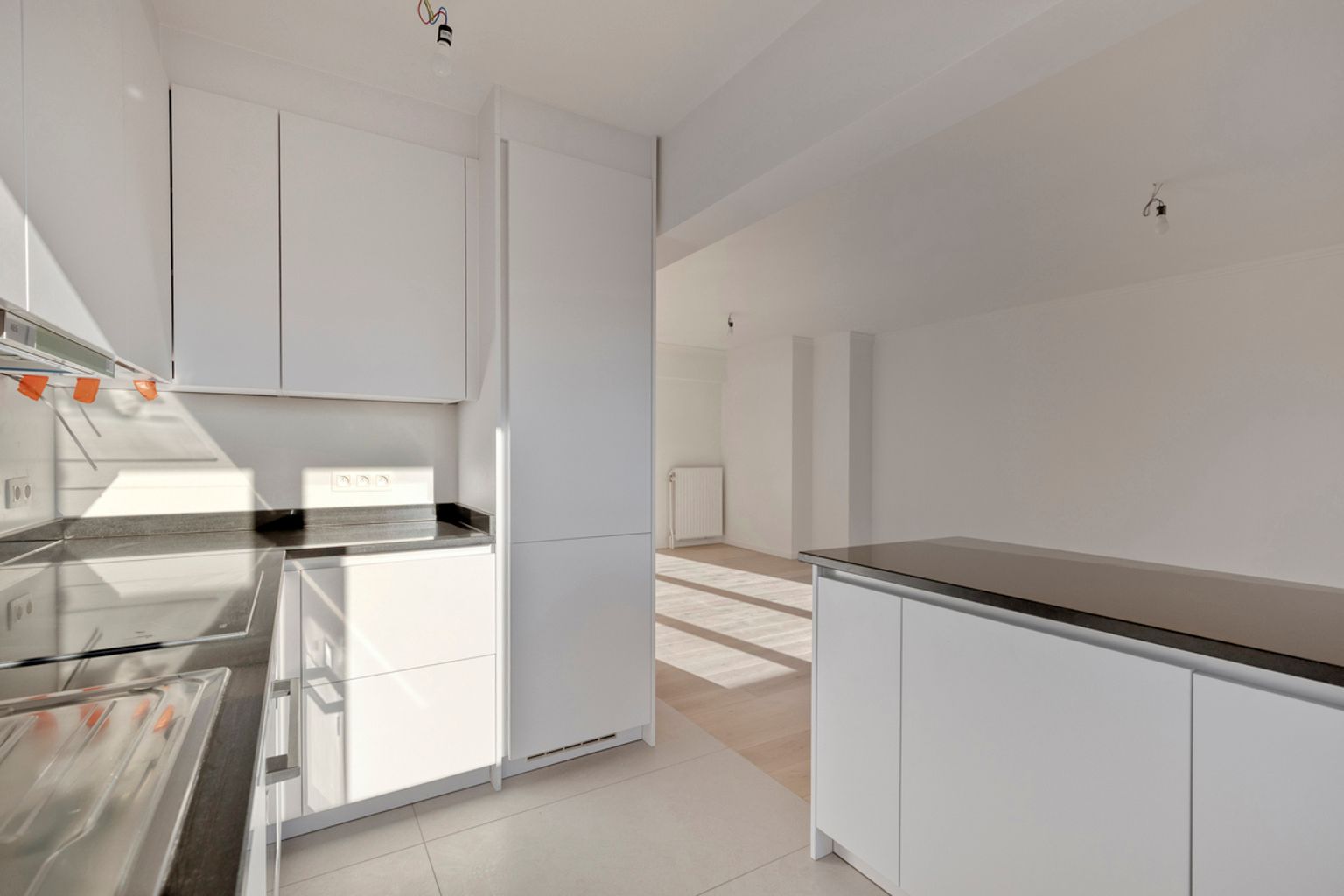 Volledig gerenoveerd en instapklaar 2 slaapkamer appartement foto 10