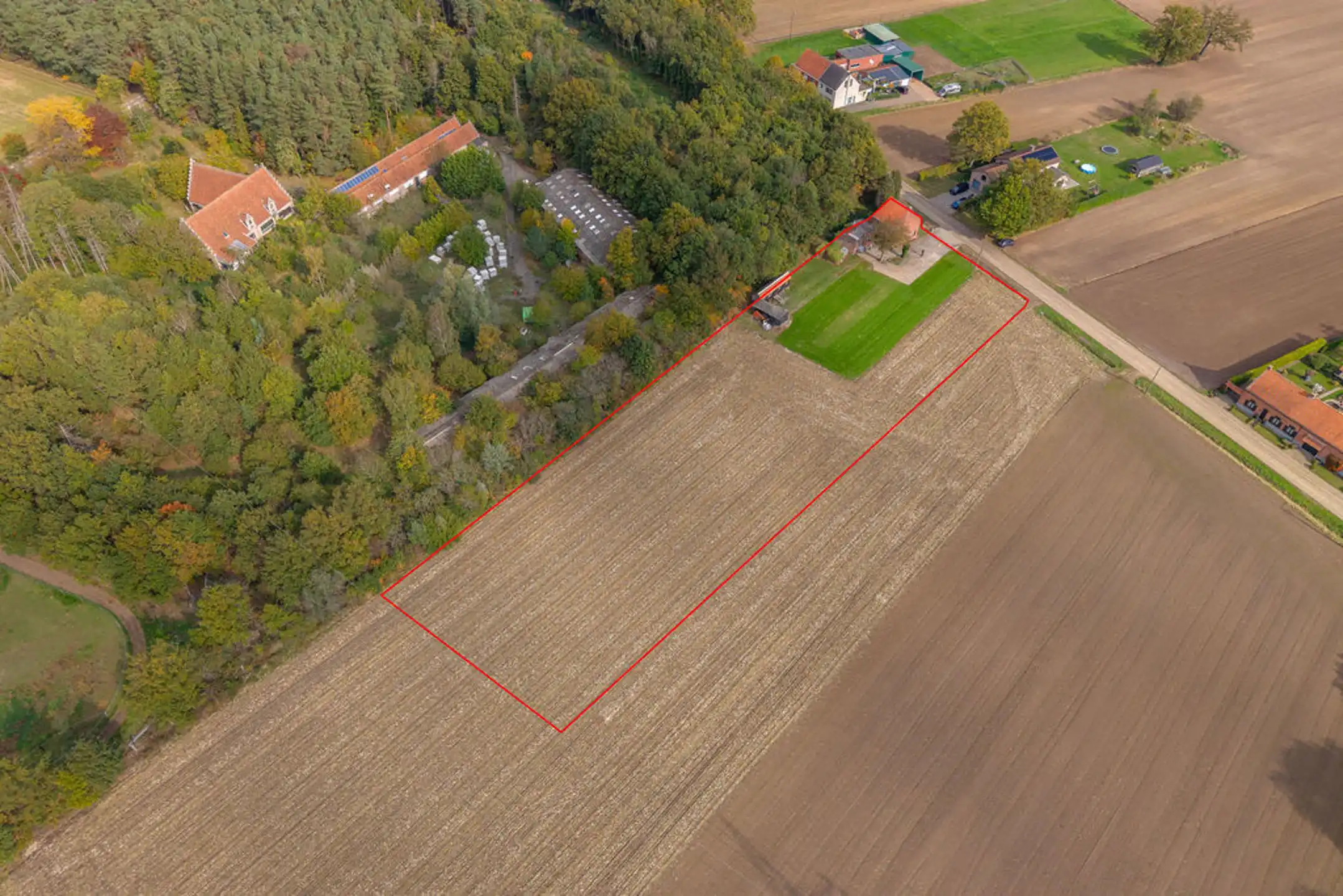 Te renoveren woning op een mooi en gunstig gelegen perceel van in totaal 6.449 m². foto 41