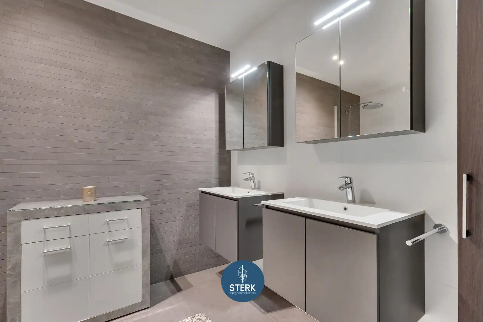 STIJLVOL PENTHOUSE MET 3 SLPKS EN 2 TERRASSEN IN EEN GROENE OMGEVING !  foto 22