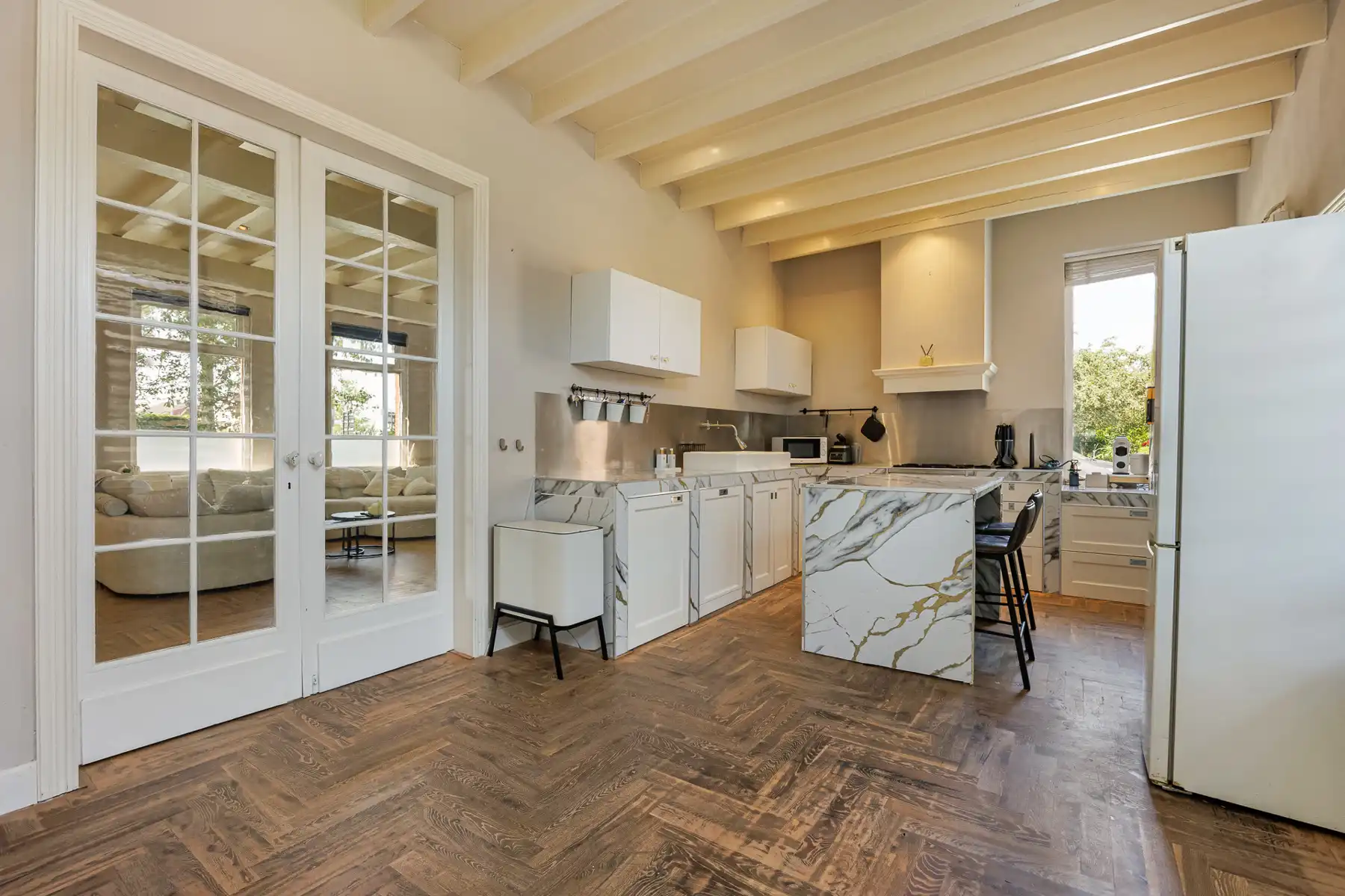 Ruime gezinswoning met 4 slaapkamers op een perceel van 610m². foto 5