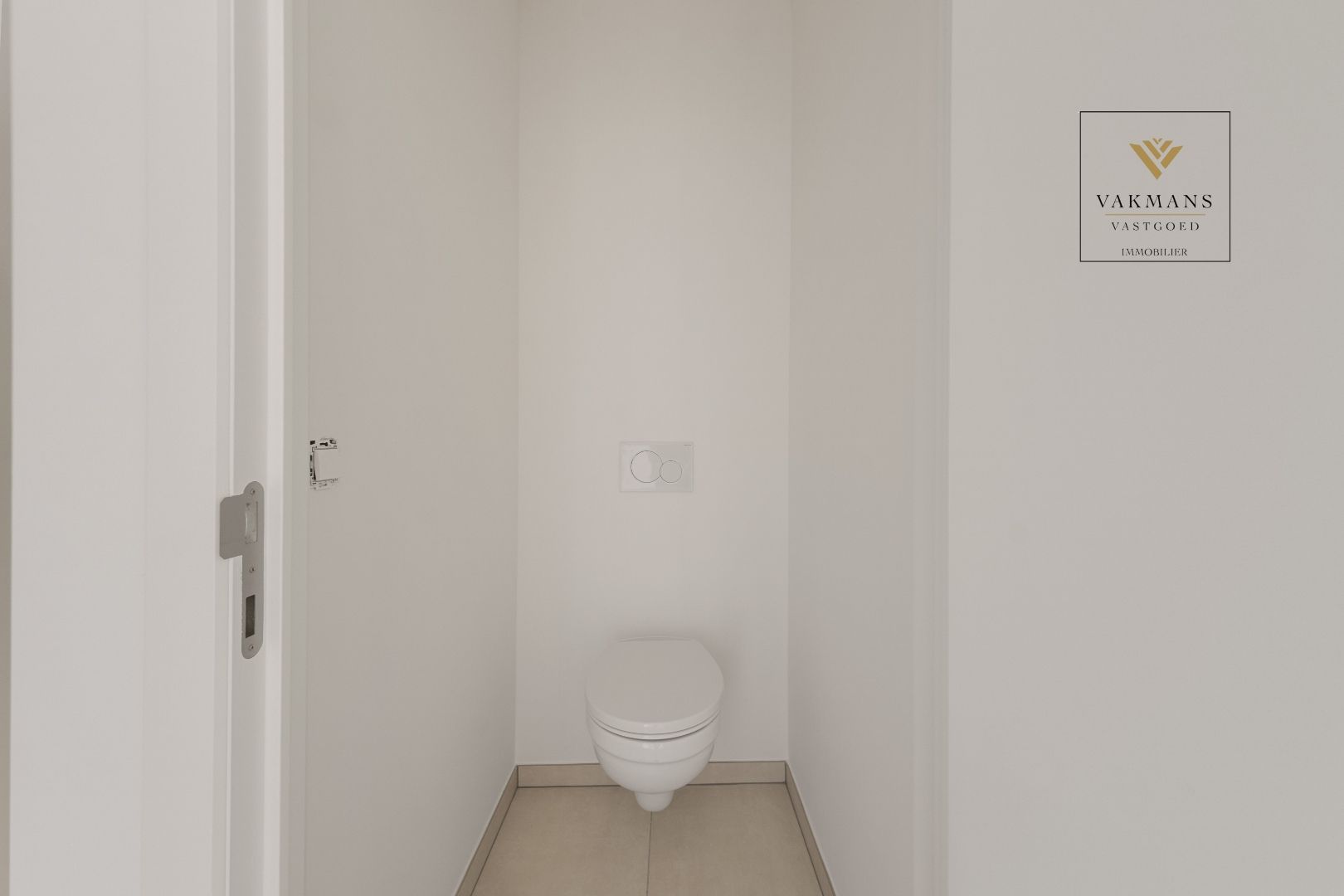 Een landelijke nieuwbouwwoning met zichten op de heuvels foto 8