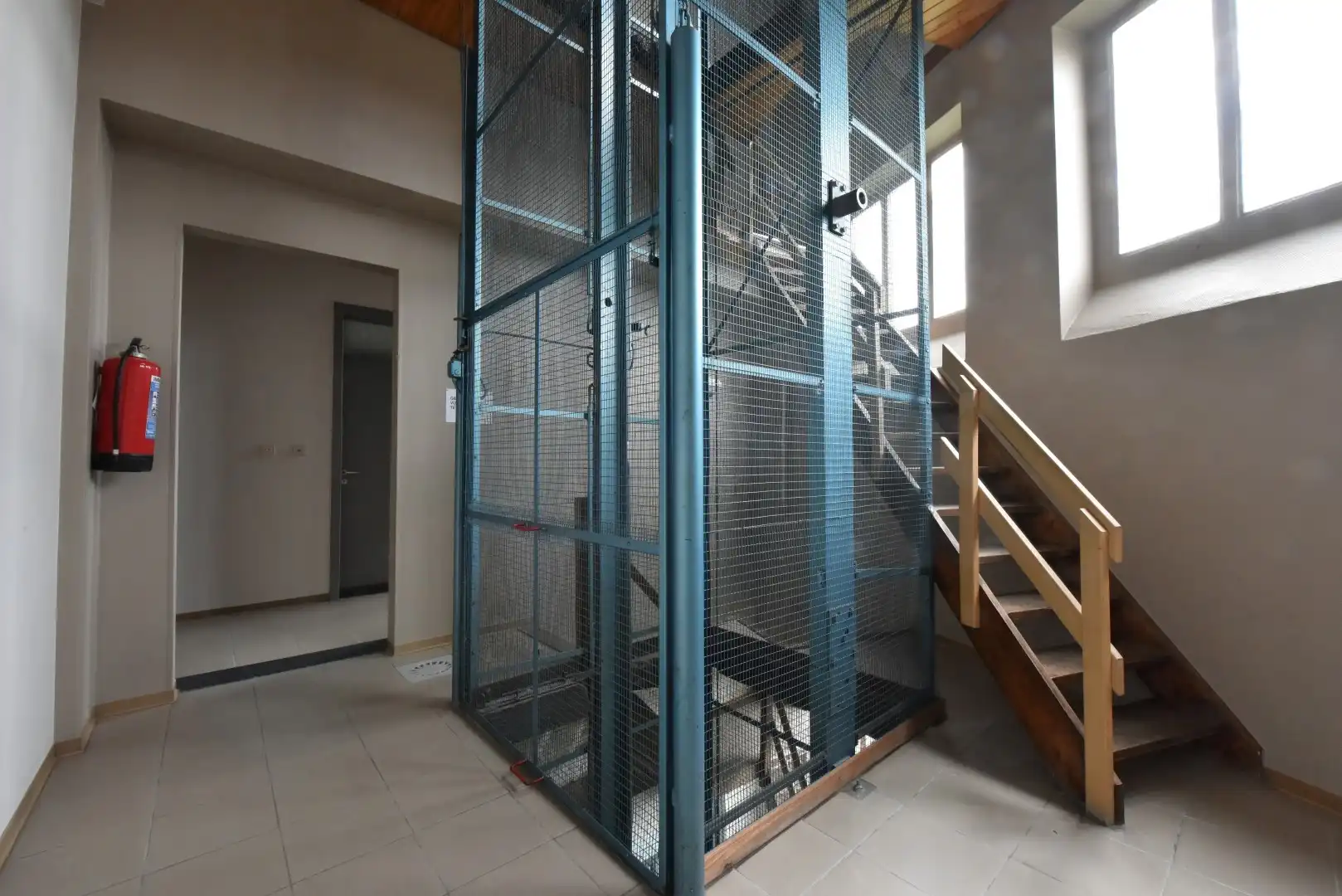 Loft | Gezellige goed onderhouden duplex - appartementje met groot privaat terras in centrum | Verhelststraat foto 13