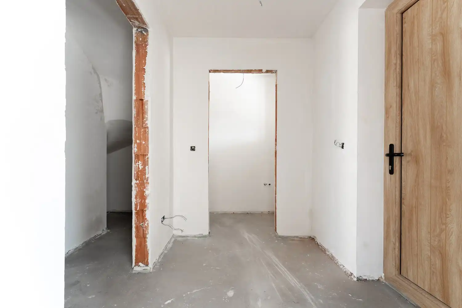 Charmante halfopen woning te koop in Leopoldsburg - 3 slaapkamers, 1 badkamer, ruime keuken en 2 toiletten op 279 m², volledig gerenoveerd in 2026! foto 2