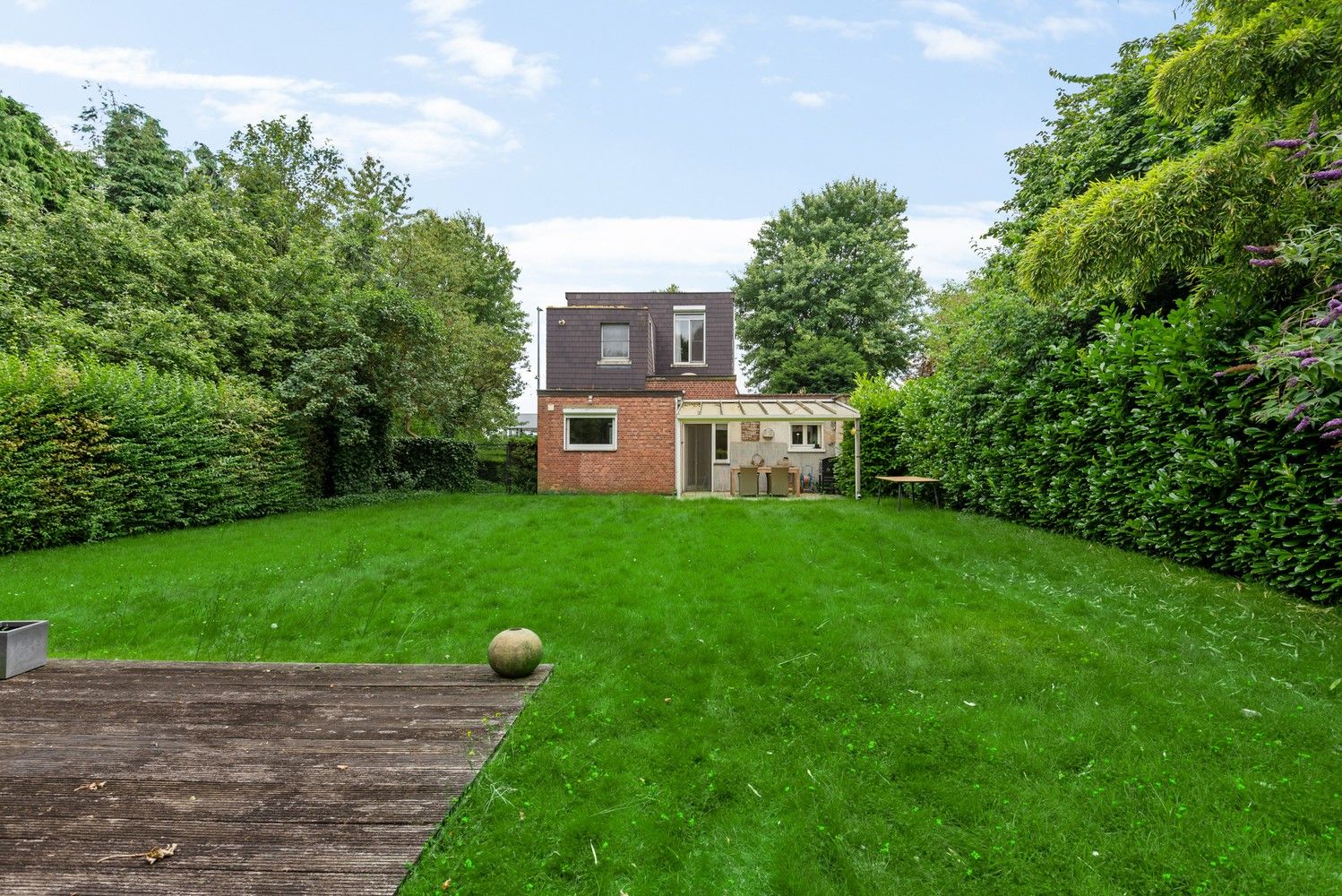 Bouwgrond voor ambachtelijke bedrijven & KMO's met op heden een zonevreemde woning te Wommelgem. foto 2