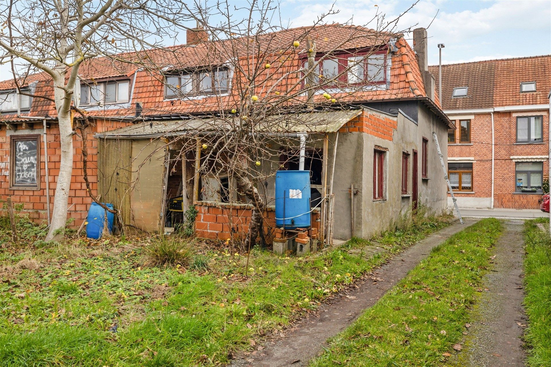 Te renoveren halfopen bebouwing in het centrum van Sint-Gillis-Waas foto 15