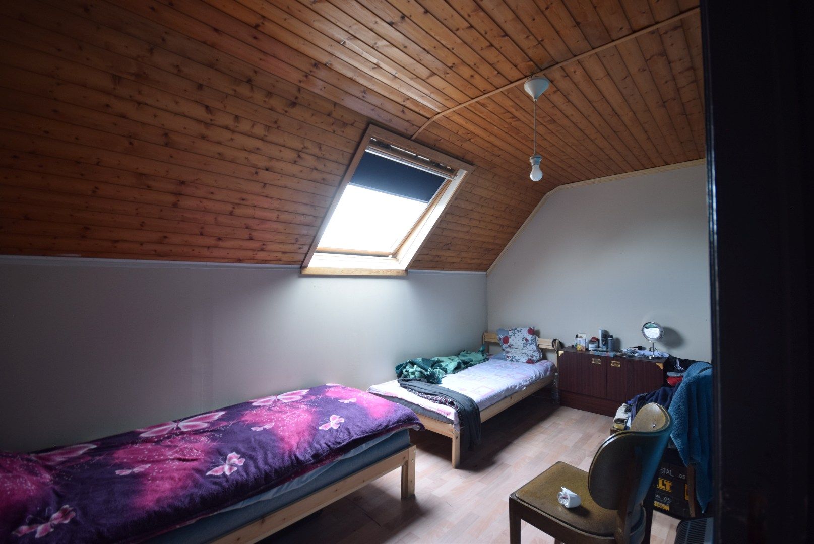 Instapklare rijwoning met ruime tuin en twee slaapkamers te Roeselare foto 4