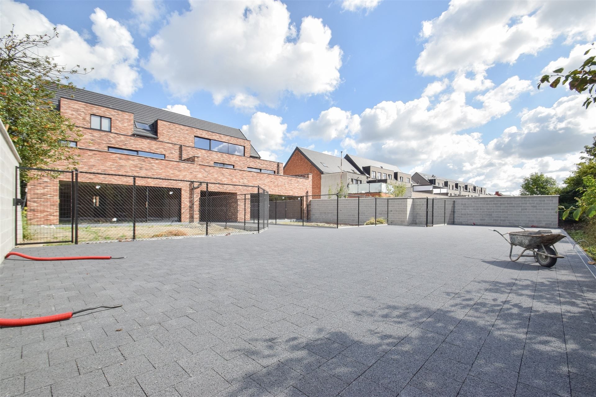 Casco gelijkvloers appartement met tuin & autostaanplaats. foto 18