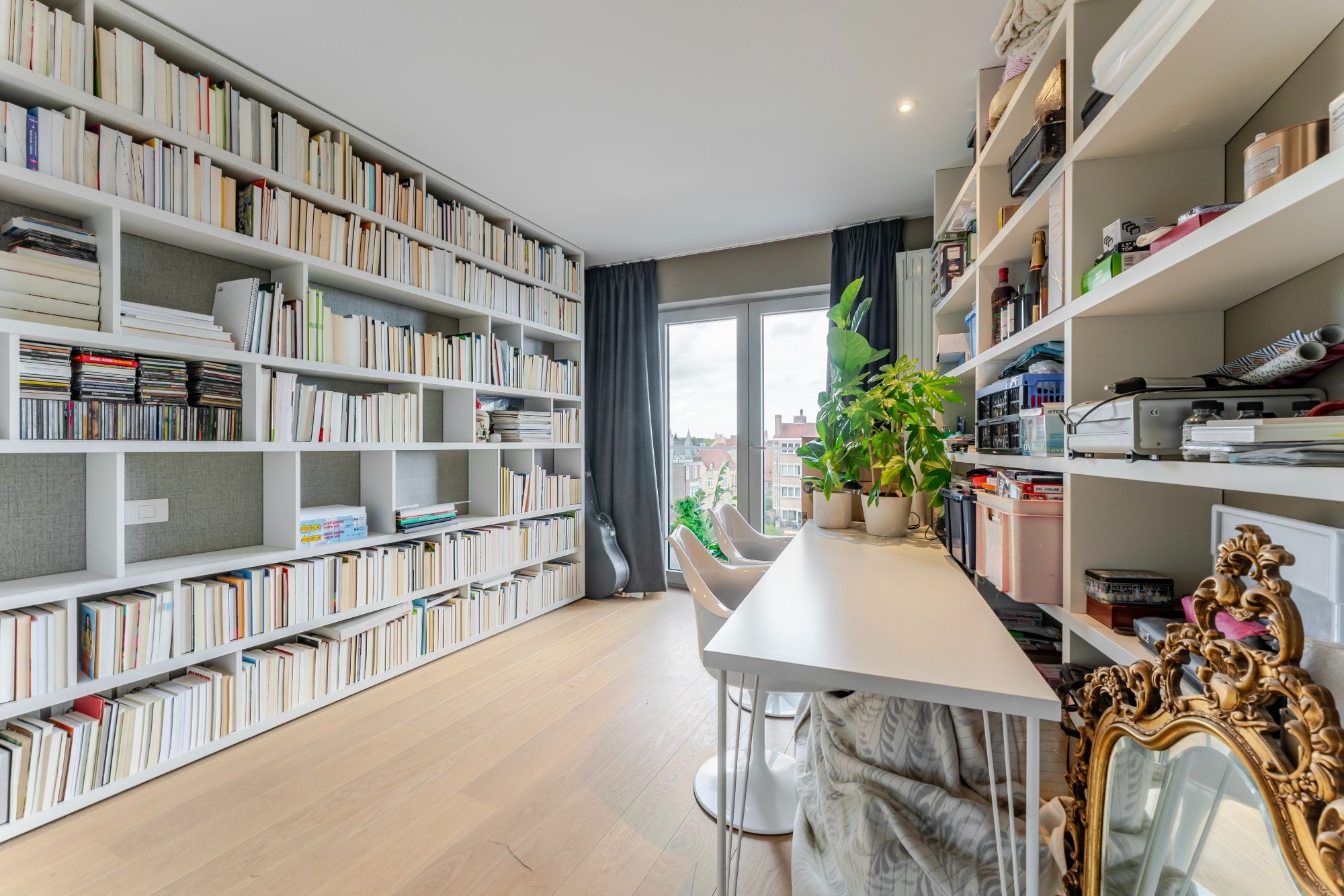 Modern Luxe-Appartement met 3slpk - terras en dubbele autostaanplaats foto 7