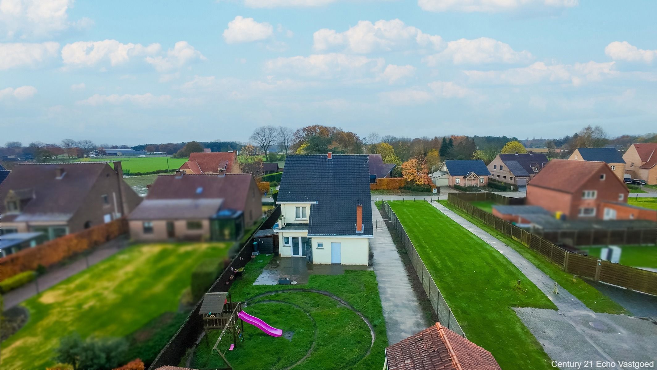 Ruime gezinswoning gelegen op een perceel van 831 m² foto 25