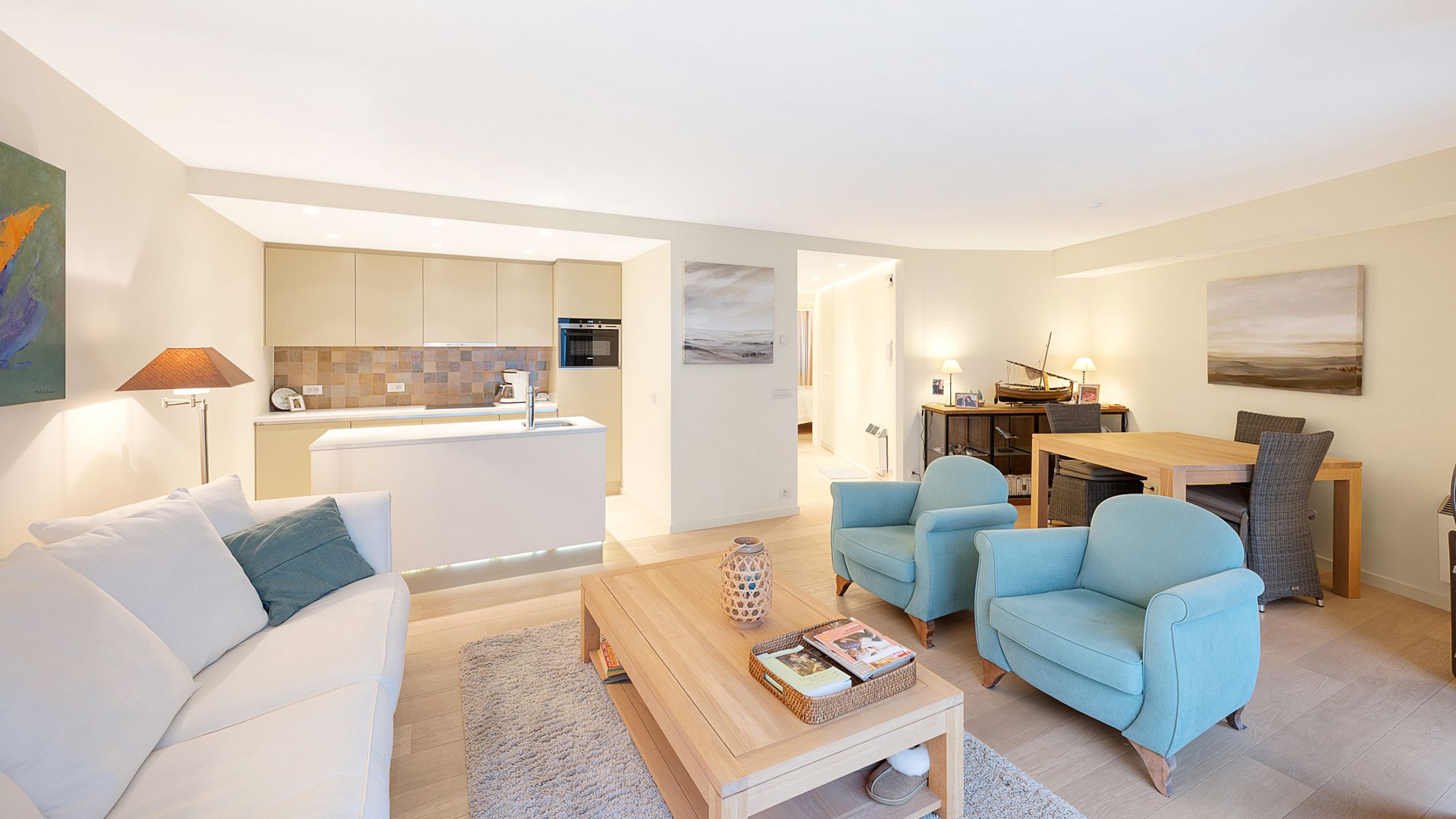 appartement in het Zoute met breed zijdelings zeezicht foto 6