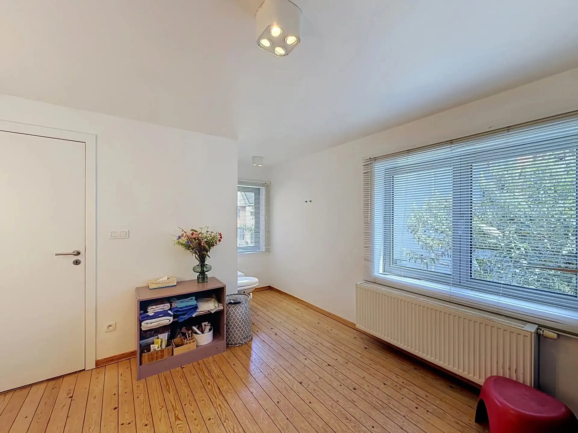 Verrassend ruime instapklare woning met 3 slaapkamers op een mooi perceel. foto 22