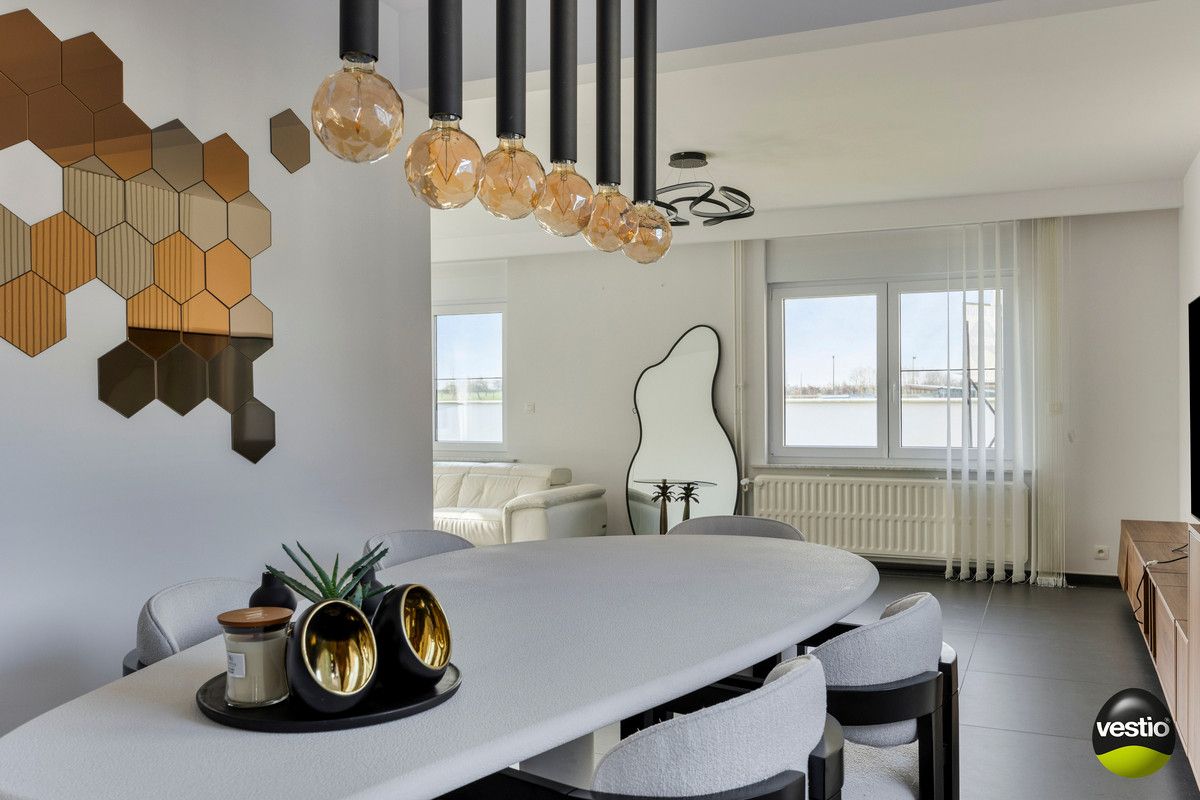 RUIME RUSTIG GELEGEN WONING MET 3 SLK EN POLYVALENT BIJGEBOUW OP 23A75CA. foto 12