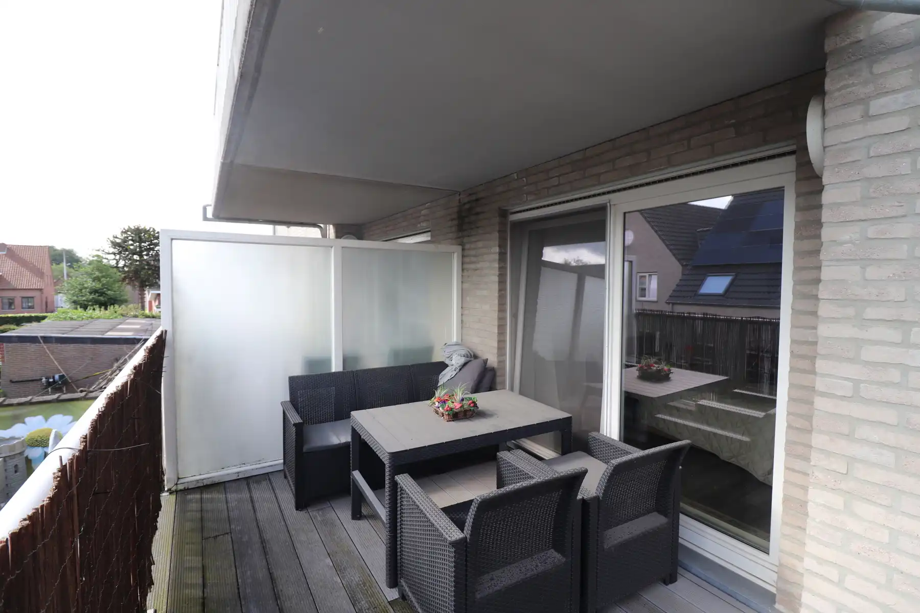 Een recent appartement met 2 slaapkamers, terras en autostaanplaats. foto 16