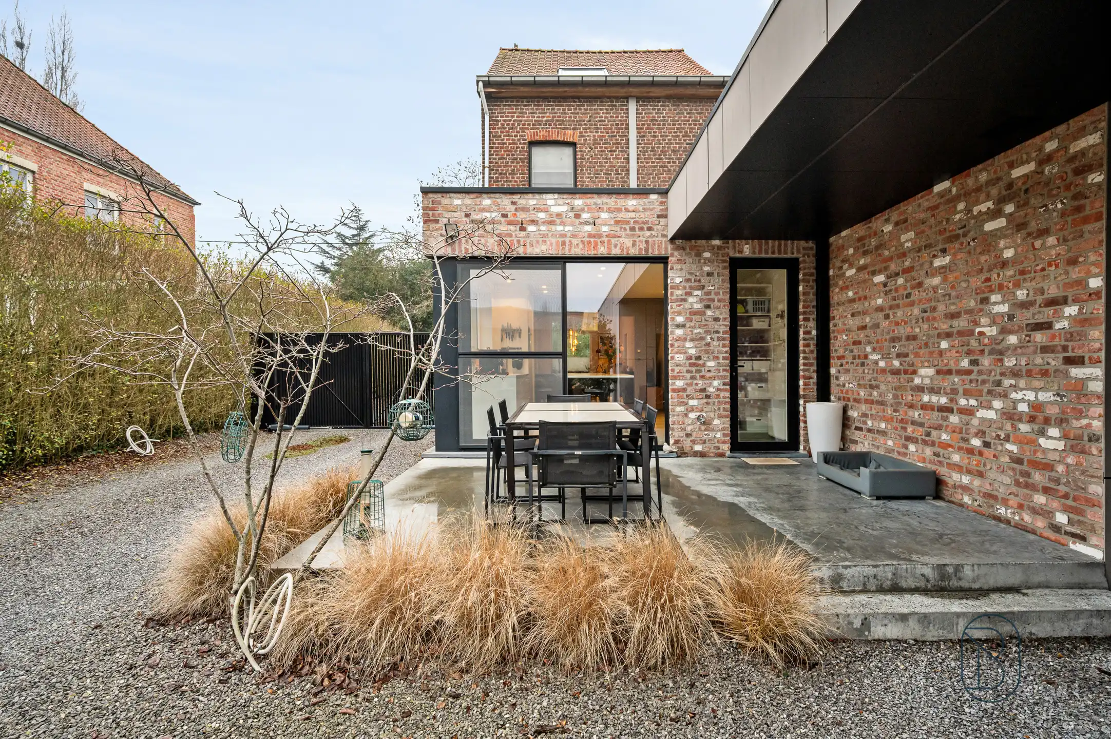 Ruime, instapklare HOB met tuin en multifunctionele garage! foto 3