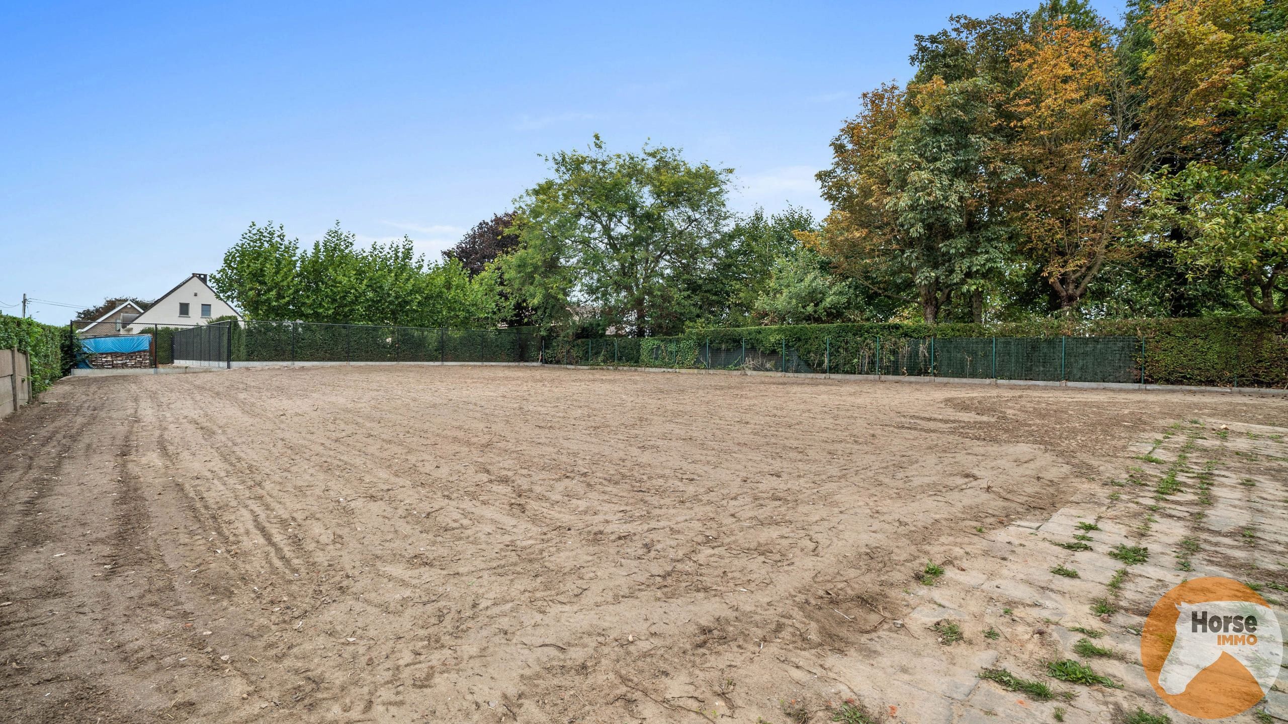 OOSTERZELE - Landelijk gelegen woning met stallen, weides  foto 6