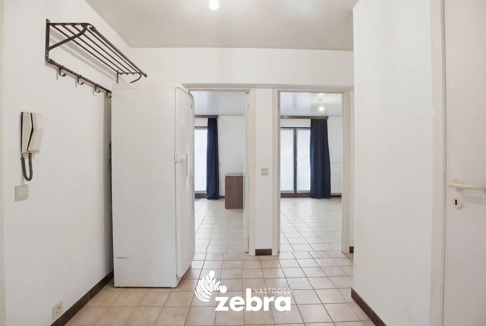 Gelijkvloers 2-slaapkamerappartement met terras en garage in centrum Tielt! foto 9