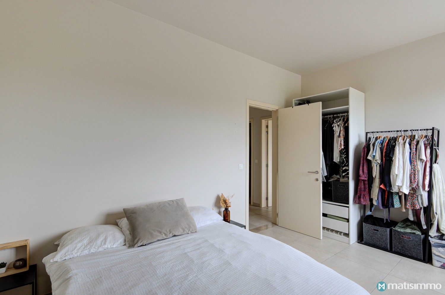 INSTAPKLAAR APPARTEMENT MET TWEE SLAAPKAMERS, 2 TERRASSEN EN PARKING TE BILZEN foto 13